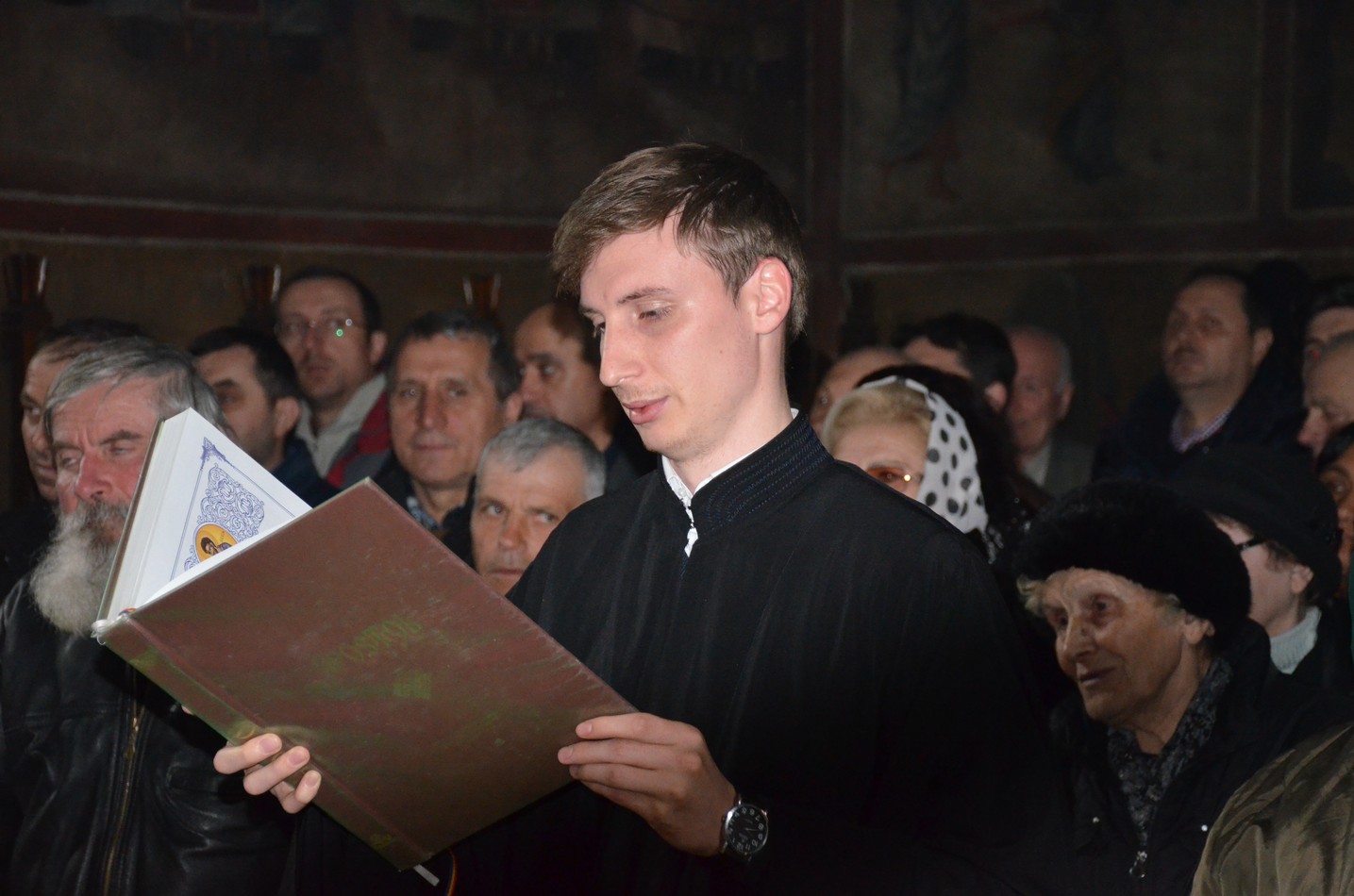 Mitropolitul Teofan la hramul Mănăstirii Bistriţa: „Dumnezeu nu poate să locuiască într-o minte stăpânită de conştiinţa luciferică a superiorităţii faţă de ceilalţi“