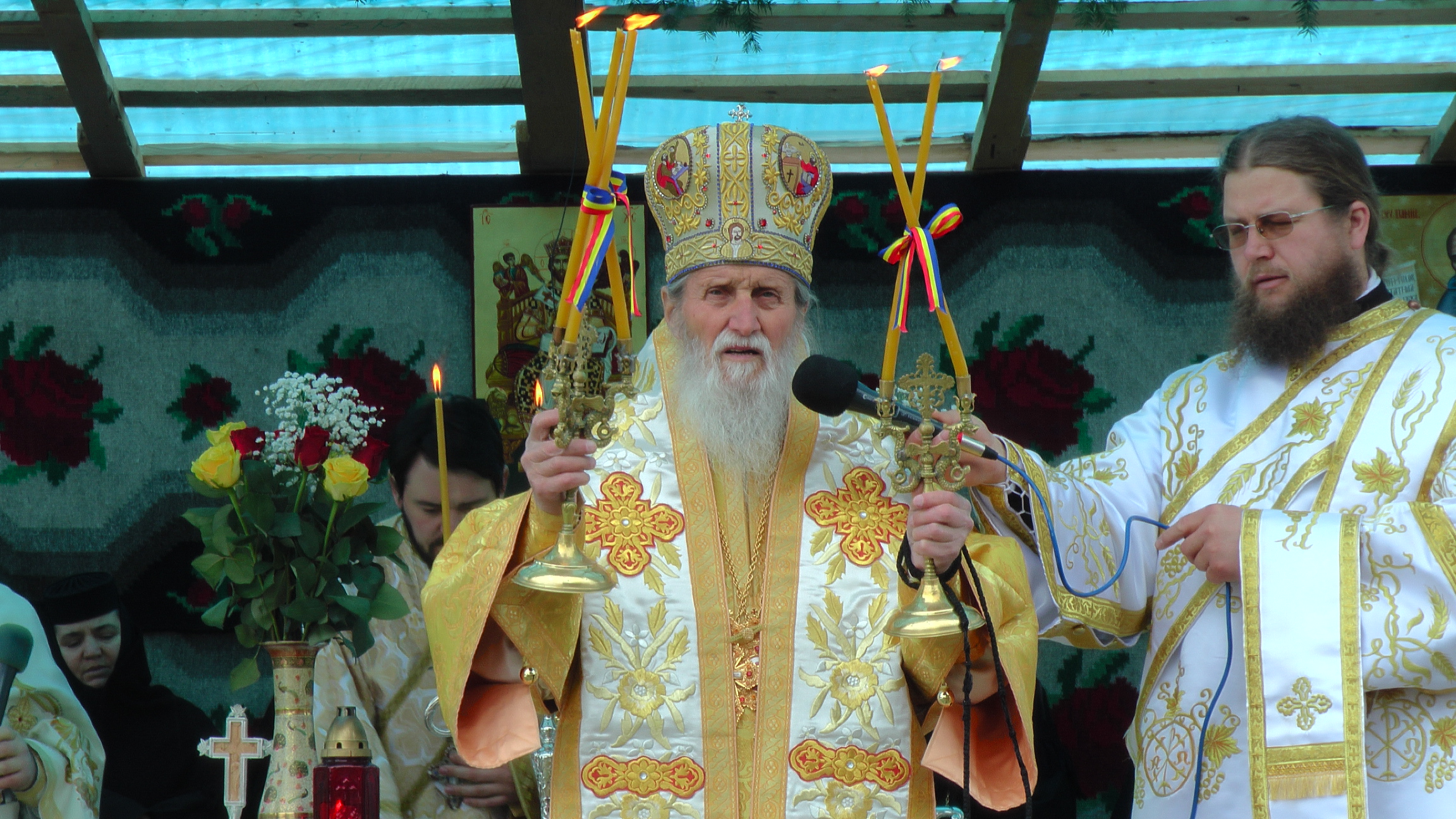 Arhiepiscopul Sucevei, la hramul Voronețului: „Credinţa este aceea care ne face să înţelegem ceea ce nu înţelegem cu mintea“