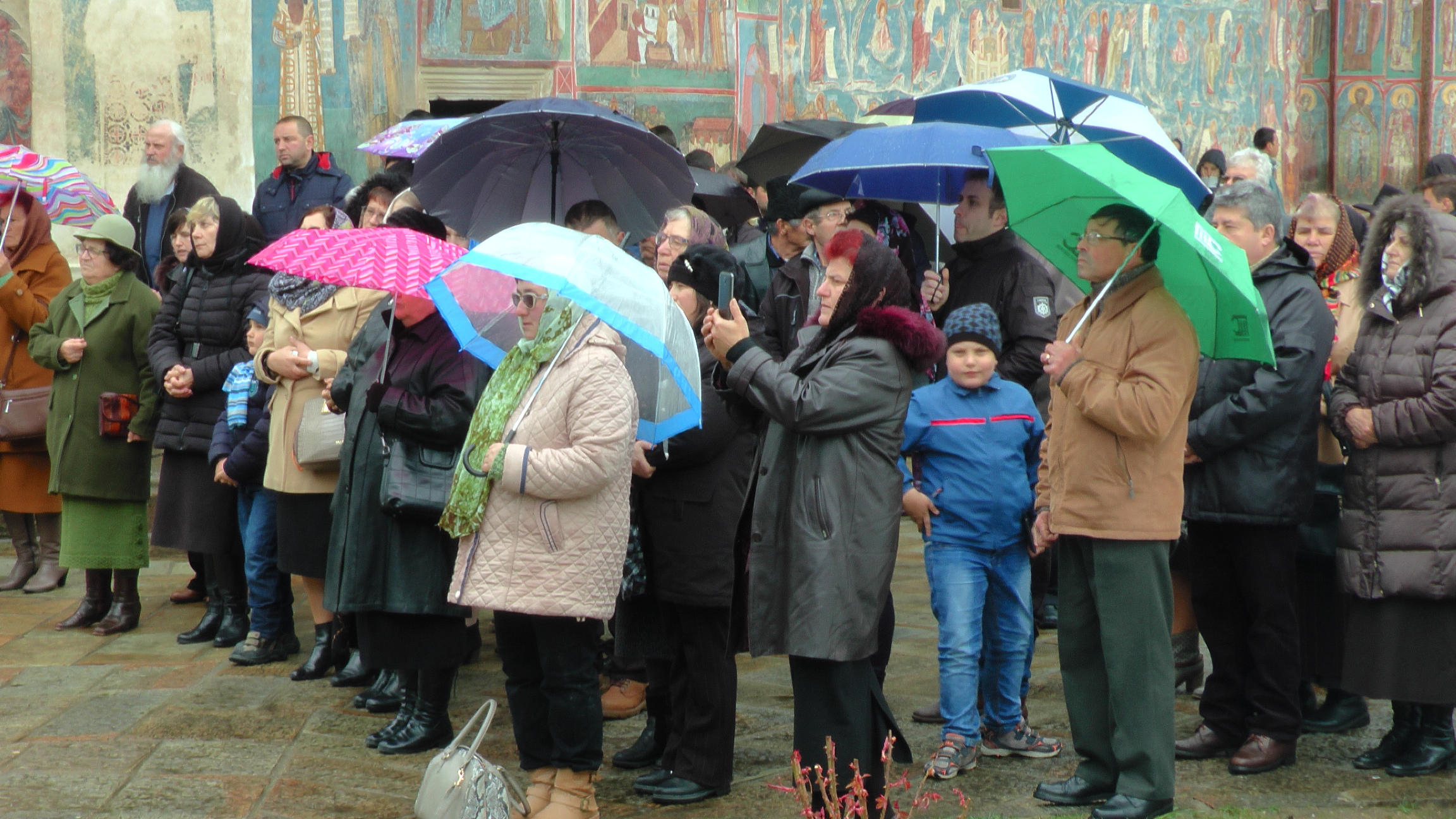 Arhiepiscopul Sucevei, la hramul Voronețului: „Credinţa este aceea care ne face să înţelegem ceea ce nu înţelegem cu mintea“