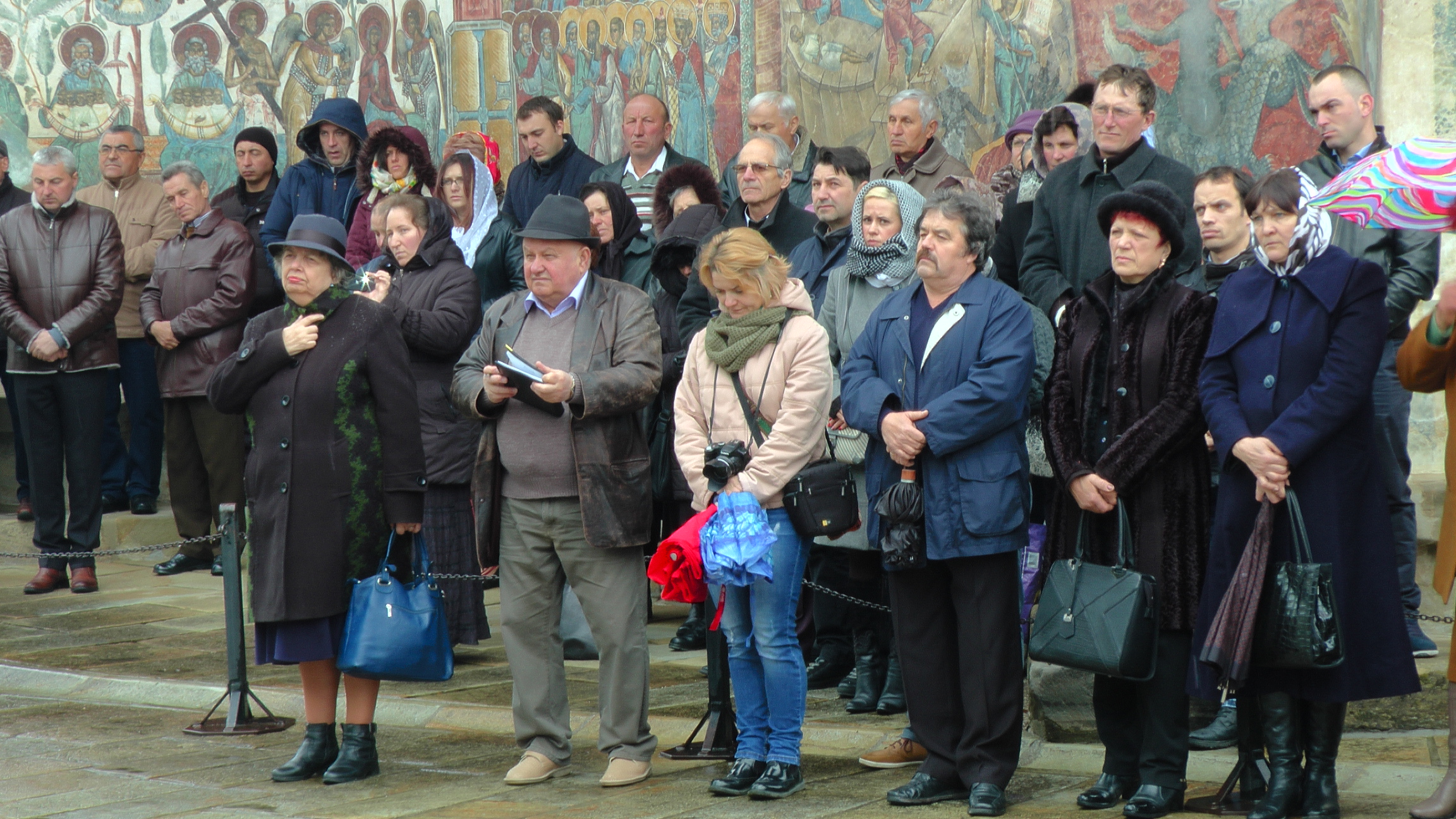 Arhiepiscopul Sucevei, la hramul Voronețului: „Credinţa este aceea care ne face să înţelegem ceea ce nu înţelegem cu mintea“