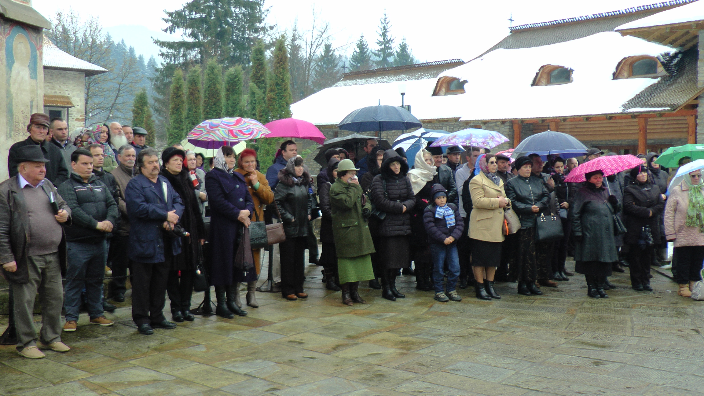 Arhiepiscopul Sucevei, la hramul Voronețului: „Credinţa este aceea care ne face să înţelegem ceea ce nu înţelegem cu mintea“