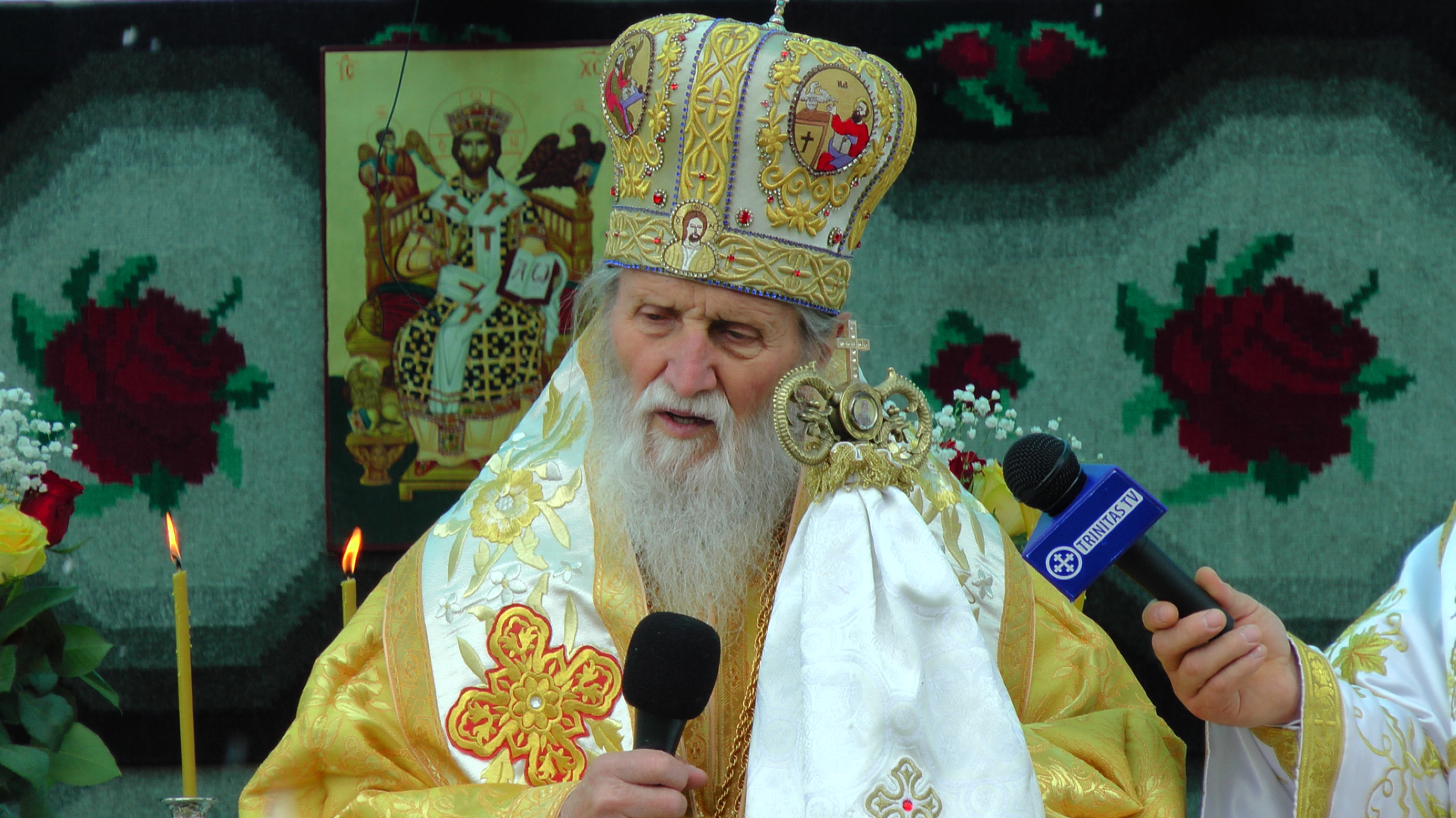 Arhiepiscopul Sucevei, la hramul Voronețului: „Credinţa este aceea care ne face să înţelegem ceea ce nu înţelegem cu mintea“