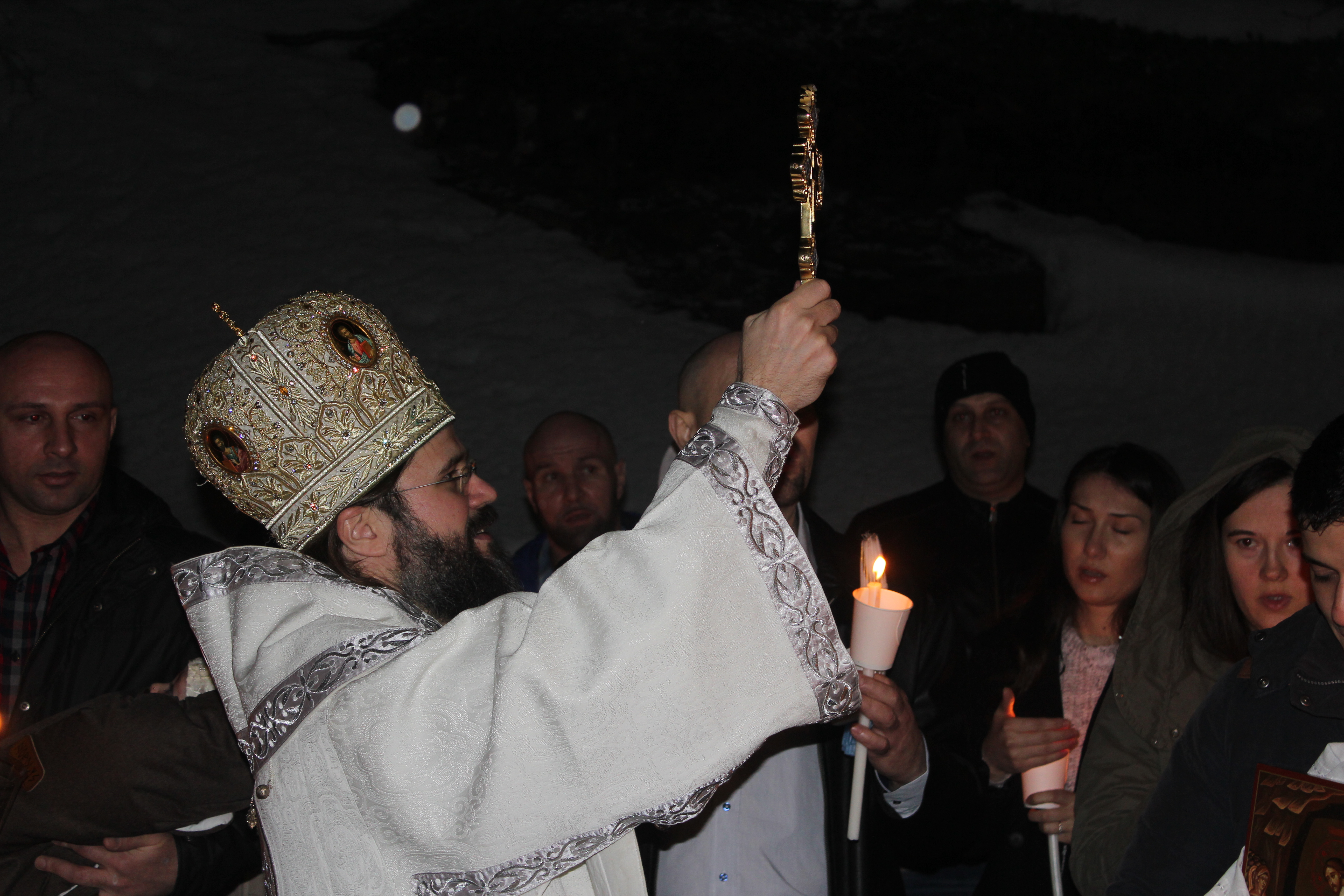 Lumina Învierii a ajuns și la românii de dincolo de Cercul Polar