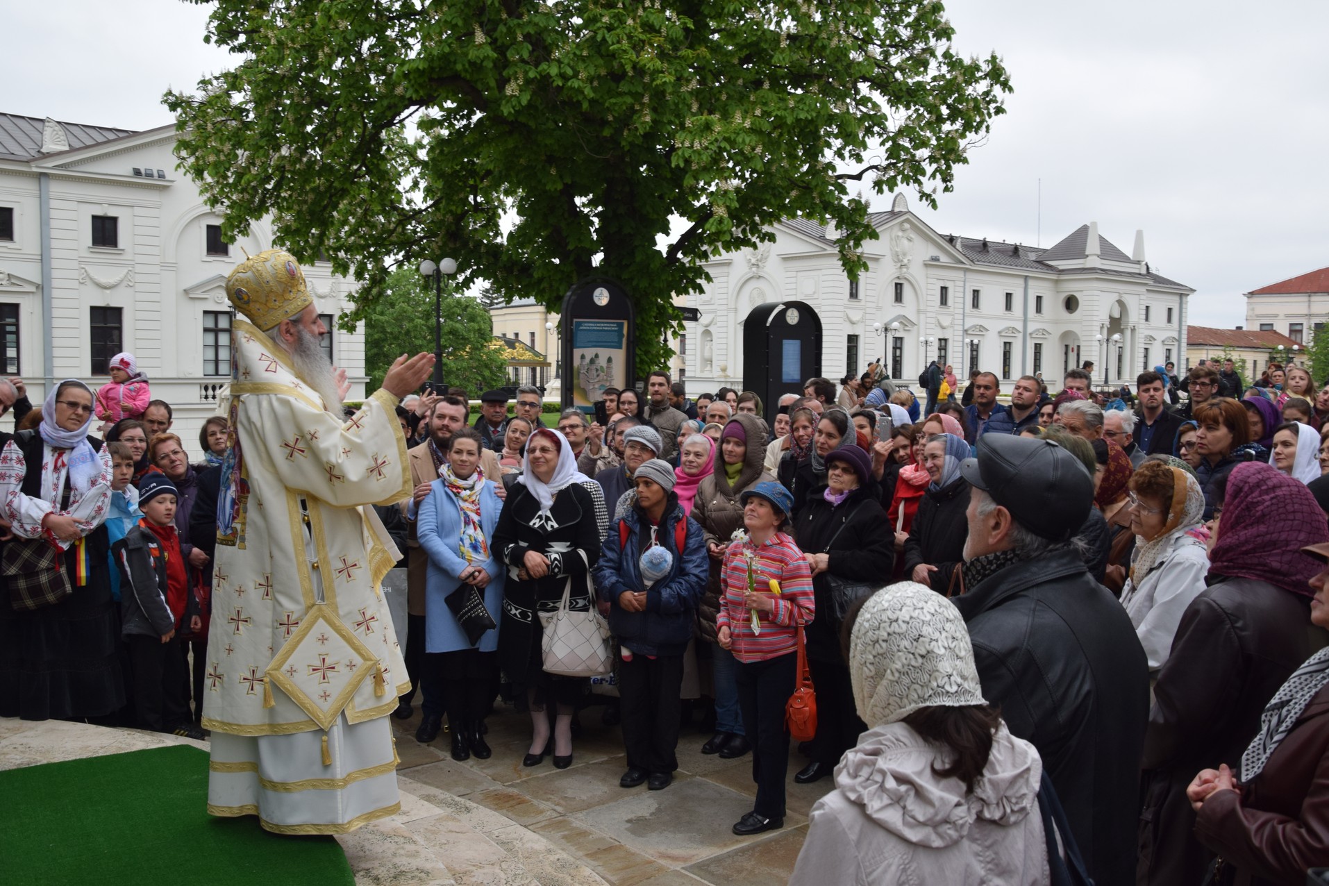 Mitropolitul Hierotheos Vlachos, la Iași: „Dumnezeu locuiește în inimile prietenilor Săi”