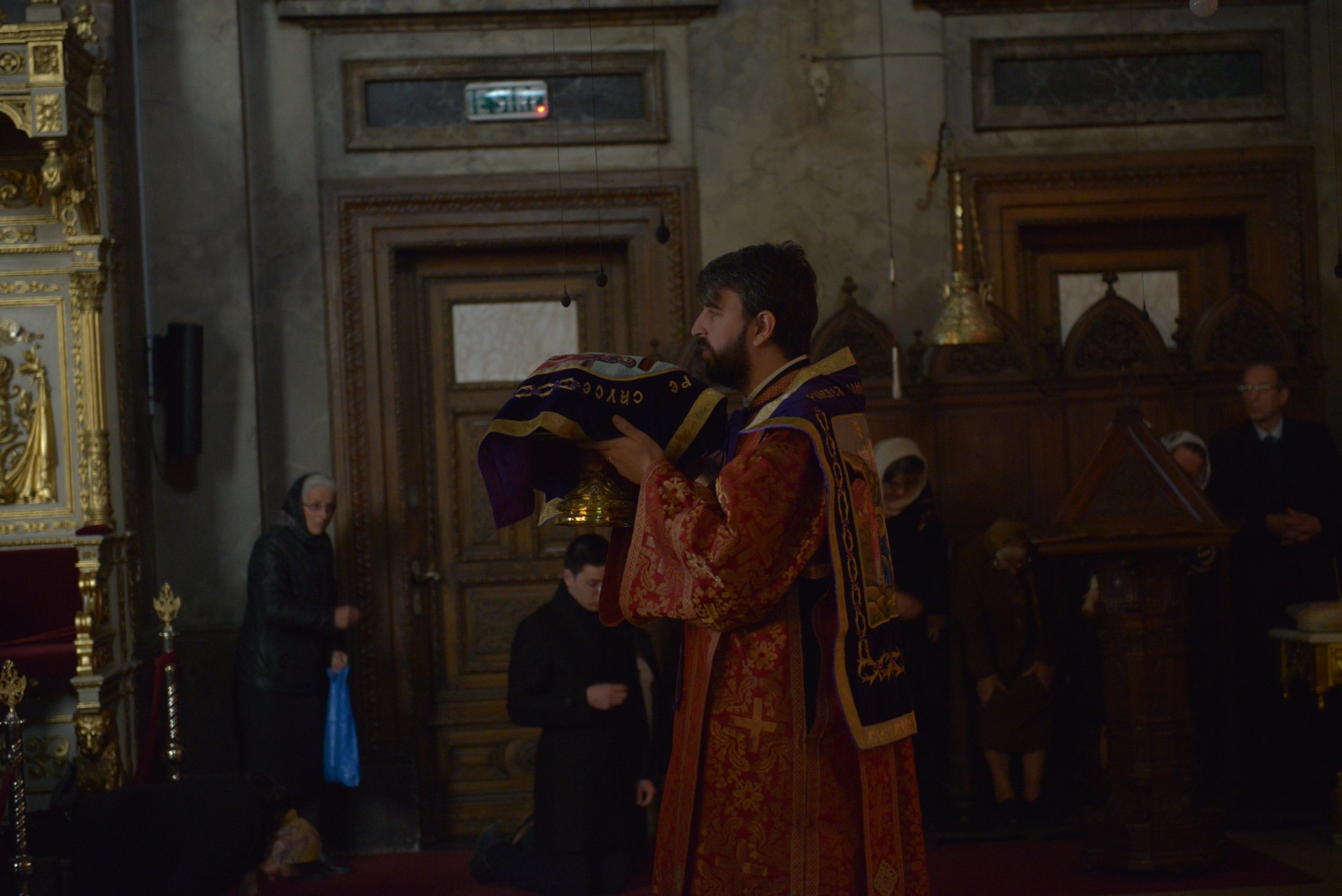 Părintele Mitropolit Teofan: „Viața creștină înseamnă calea smereniei și calea Sfintei Împărtășanii” Părintele Mitropolit Teofan: „Viața creștină înseamnă calea smereniei și calea Sfintei Împărtășanii”