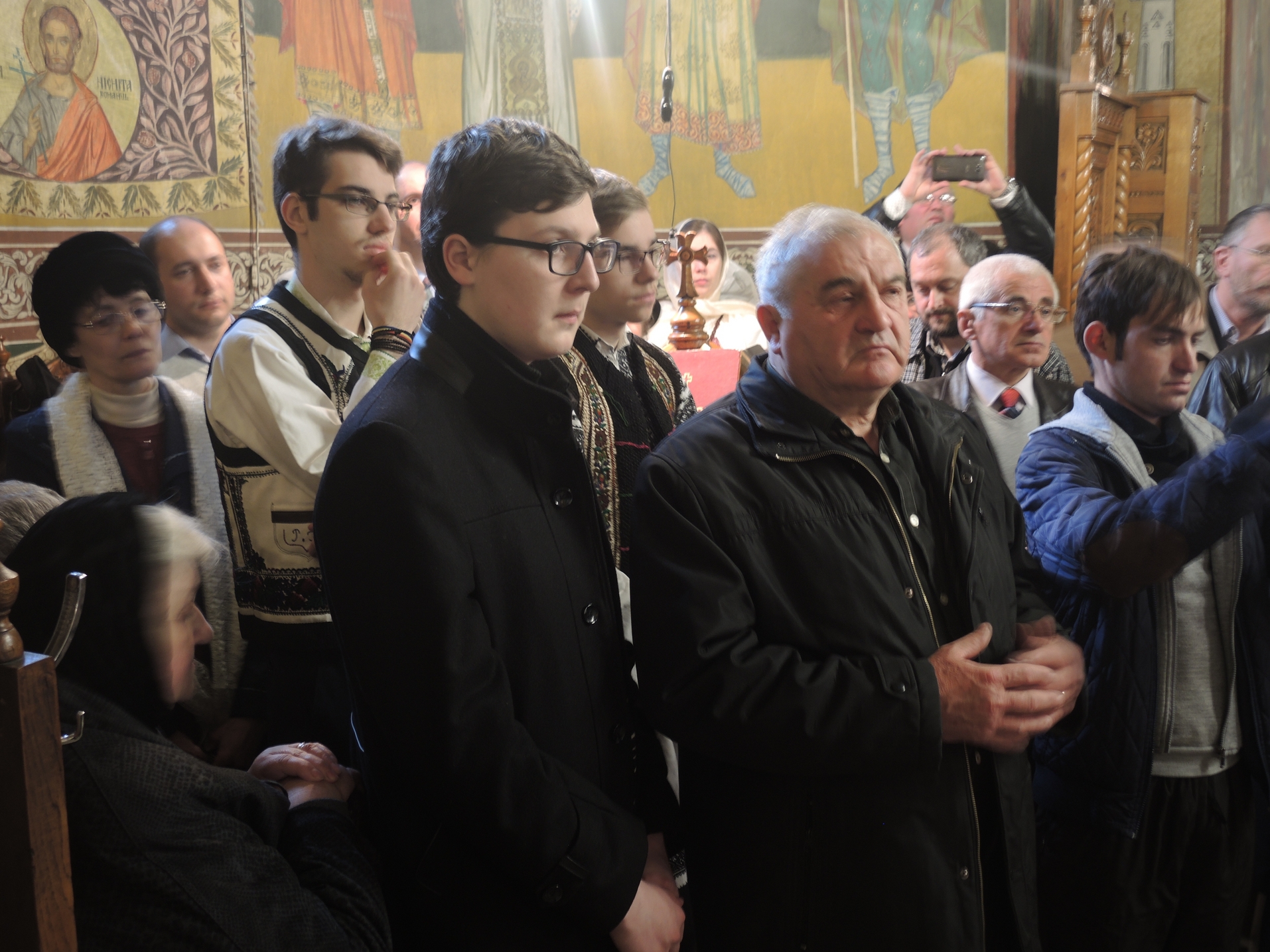 Sfânta Liturghie și Taina Sfântului Botez, oficiate de IPS Părinte Mitropolit Teofan în a doua zi de Paști Sfânta Liturghie și Taina Sfântului Botez, oficiate de IPS Părinte Mitropolit Teofan în a doua zi de Paști