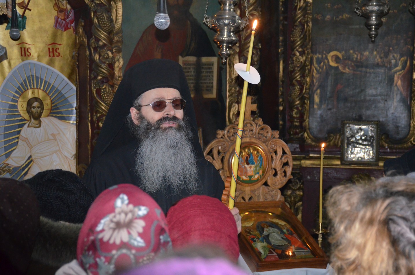 Mitropolitul Teofan la hramul Mănăstirii Bistriţa: „Dumnezeu nu poate să locuiască într-o minte stăpânită de conştiinţa luciferică a superiorităţii faţă de ceilalţi“