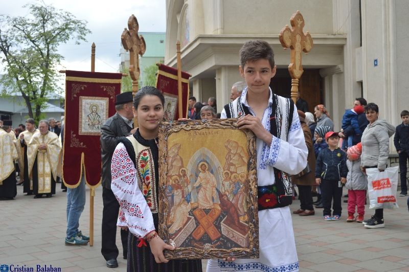 Procesiunea „Calea Luminii“, la Moineşti Procesiunea „Calea Luminii“, la Moineşti