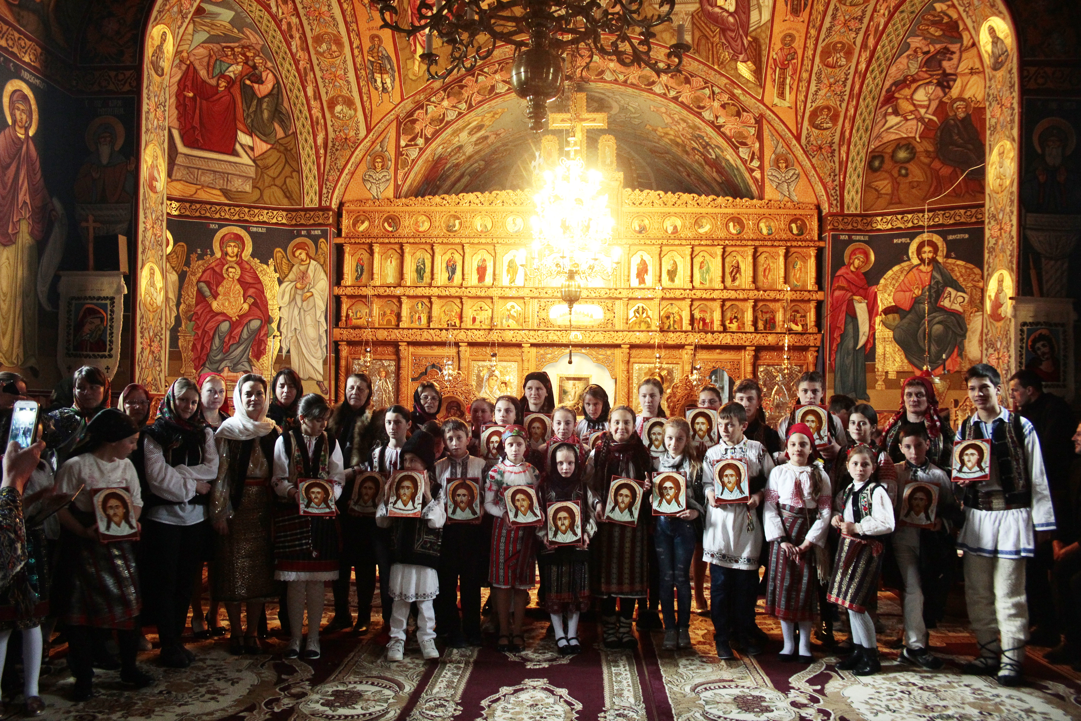 Bucuria Învierii Domnului mărturisită de copiii din Boboieşti