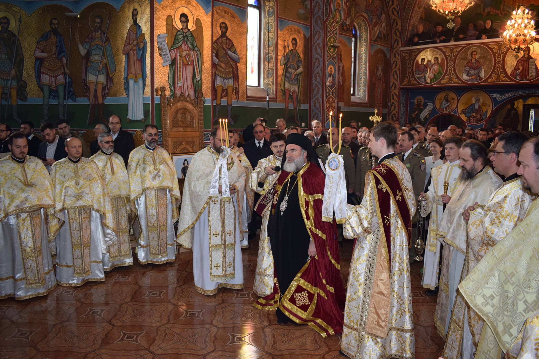 Sfântul Gheorghe, cinstit prin Liturghie arhierească la Bacău Sfântul Gheorghe, cinstit prin Liturghie arhierească la Bacău