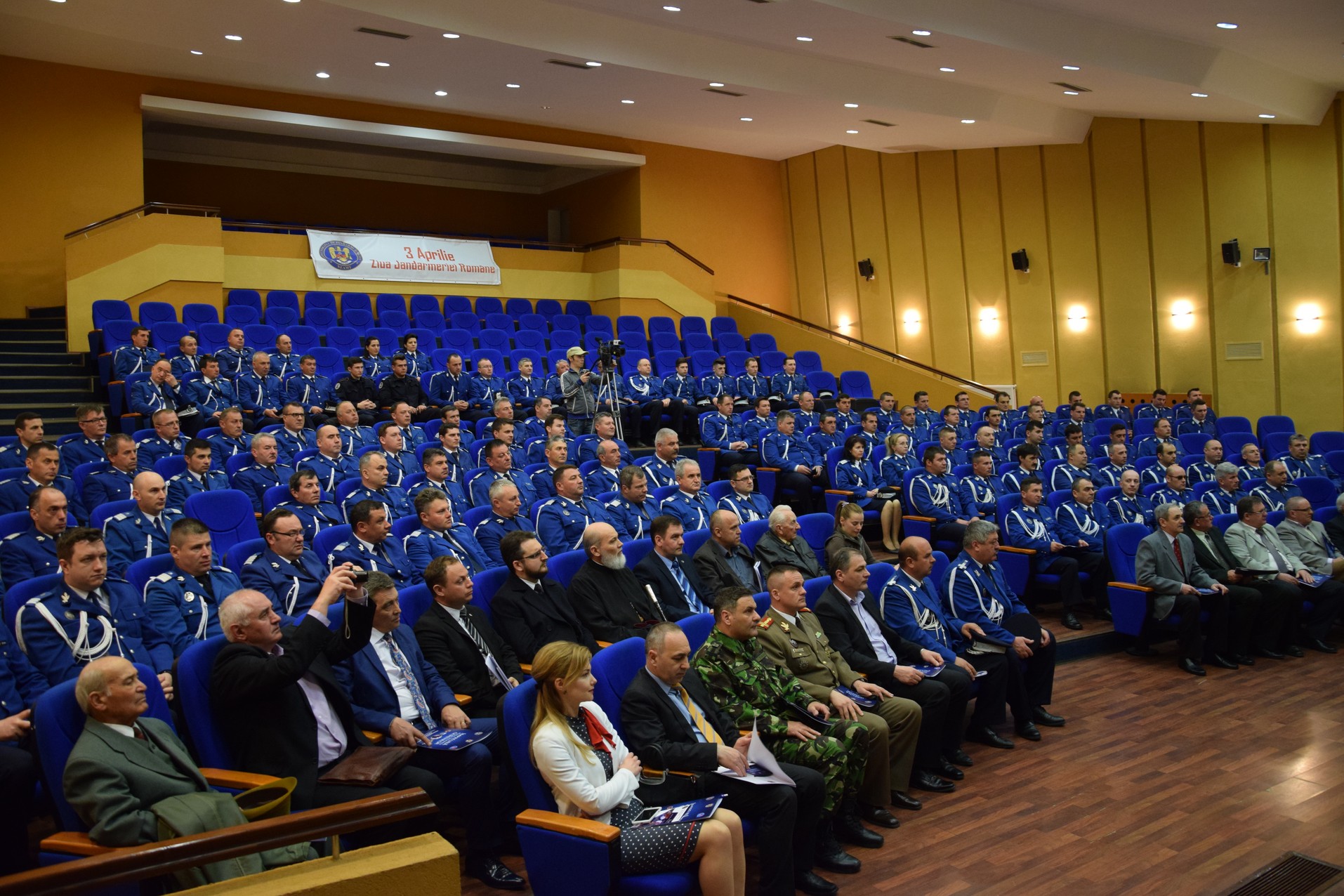 Părintele Mitropolit Teofan, prezent la Piatra Neamţ de Ziua Jandarmeriei Române Părintele Mitropolit Teofan, prezent la Piatra Neamţ de Ziua Jandarmeriei Române