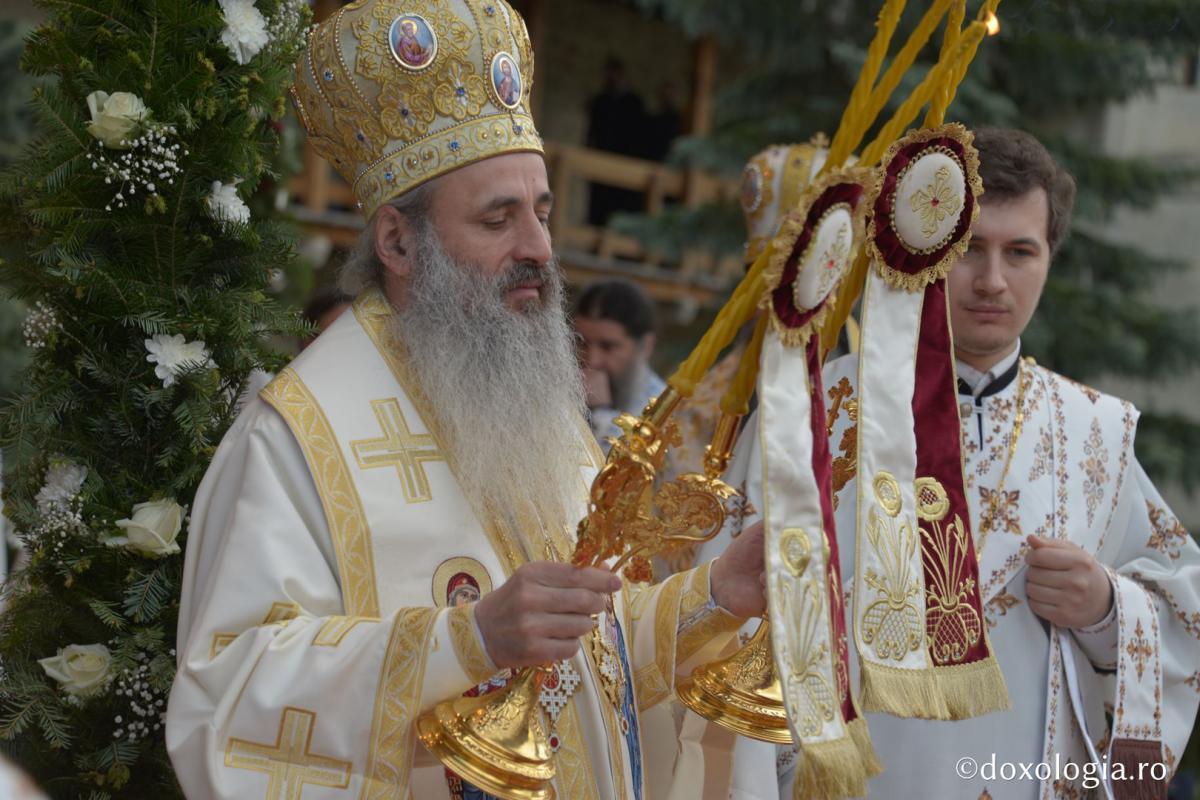 Foto: Constantin Comici Prima Sfântă Liturghie în cinstea Sfântului Ierarh Iacob Putneanul, Mitropolitul Moldovei