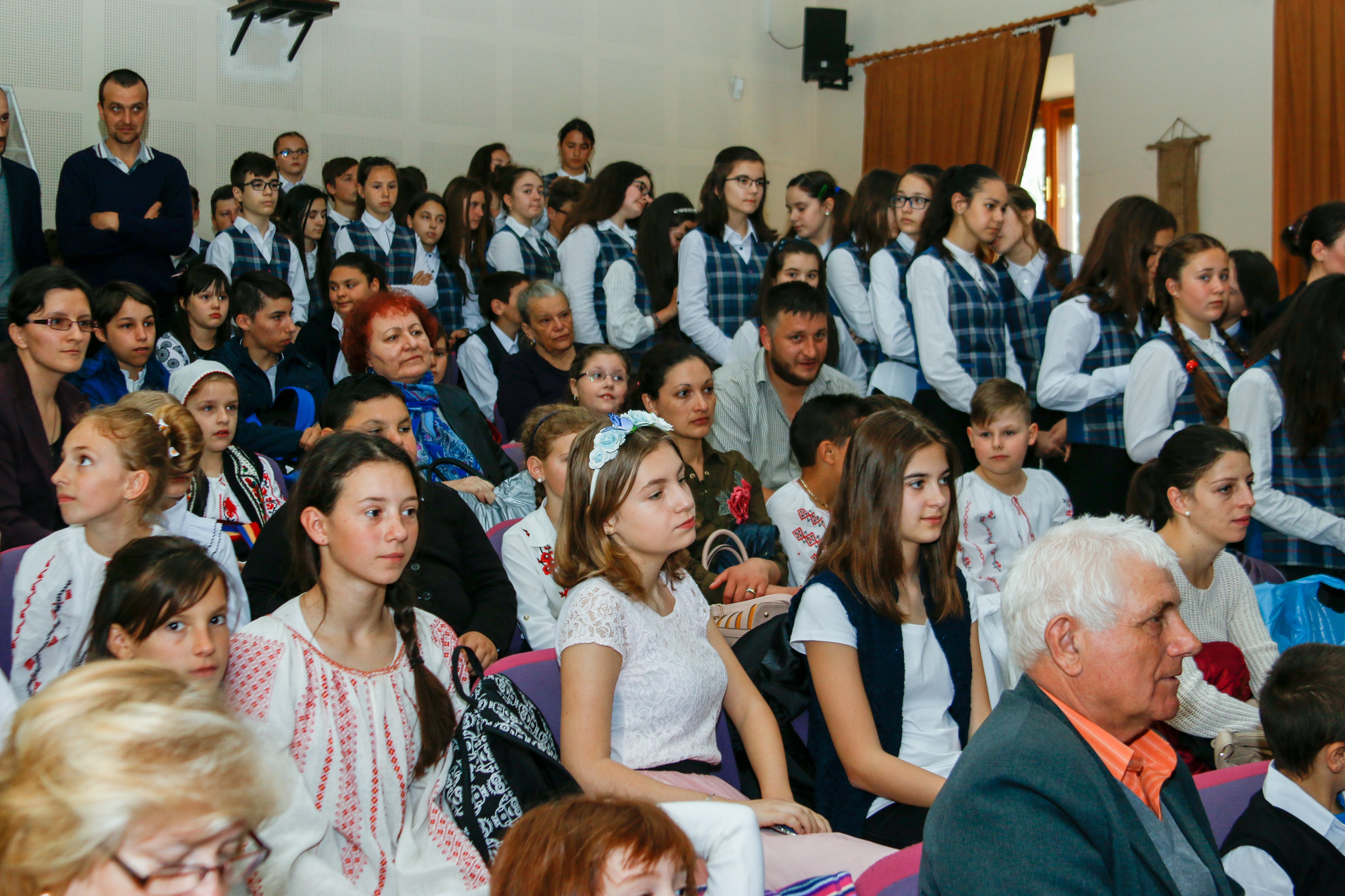 450 de participanţi în 8 ore de muzică la concursul „Din suflet de creştin“