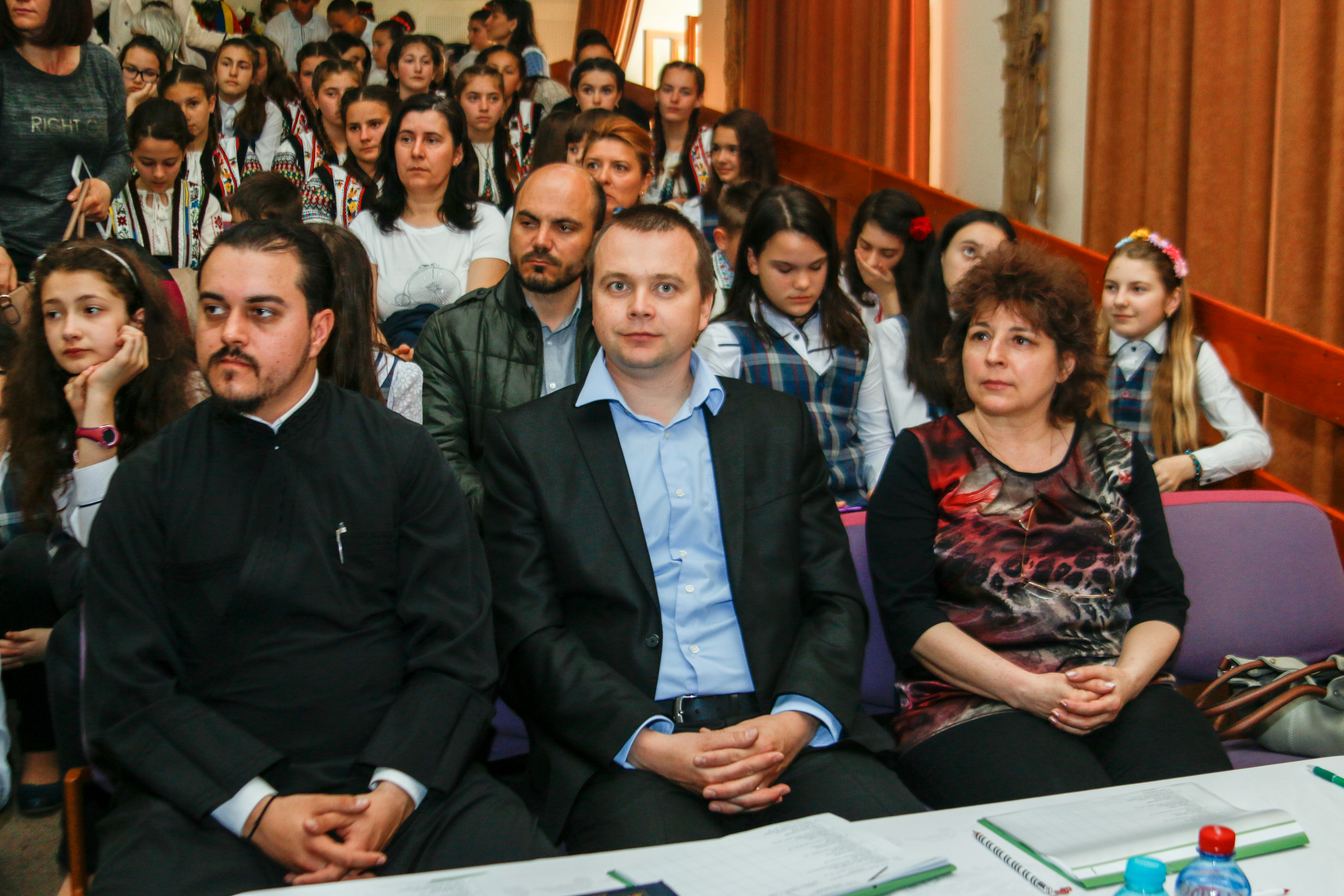 450 de participanţi în 8 ore de muzică la concursul „Din suflet de creştin“