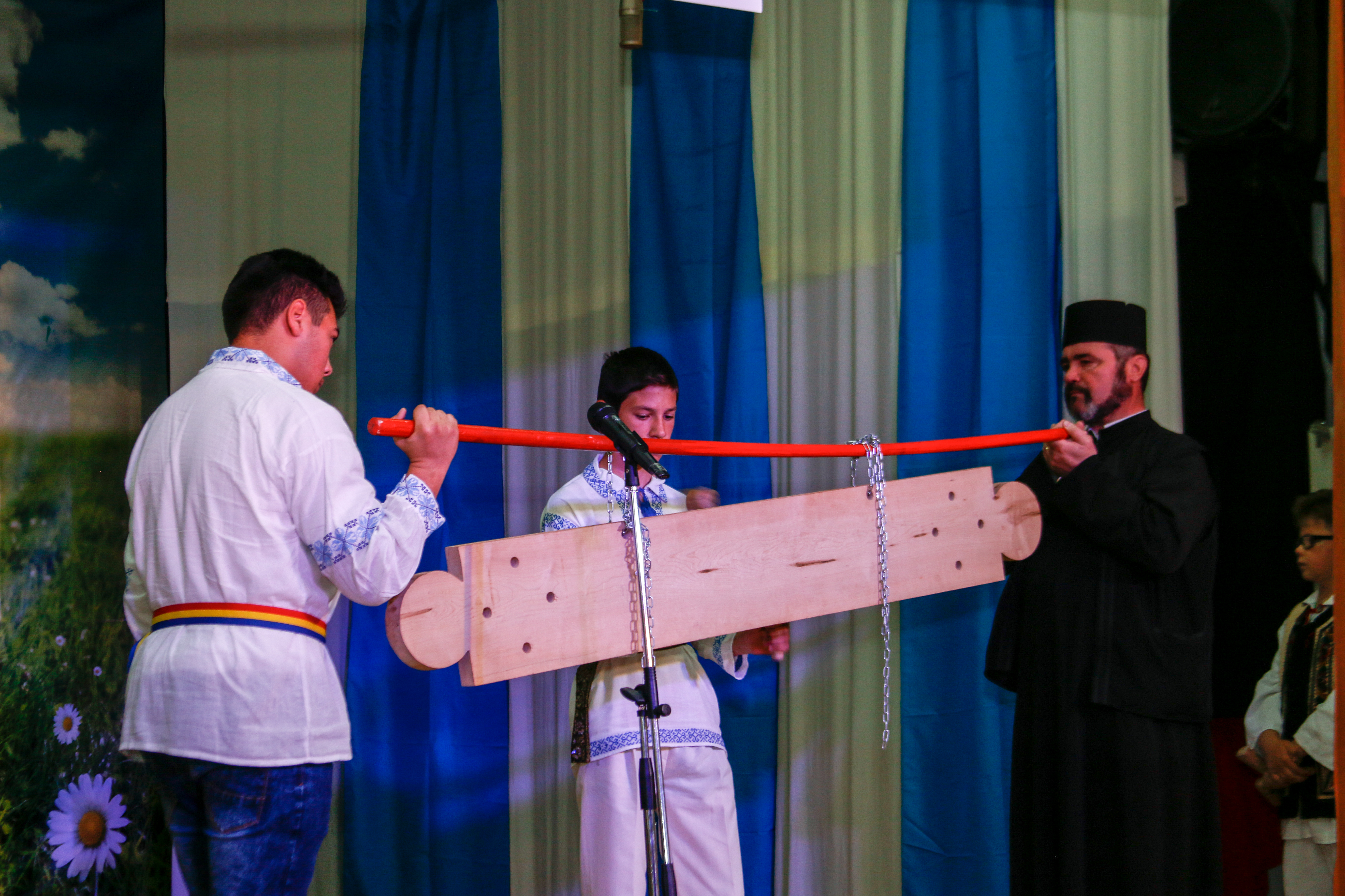 450 de participanţi în 8 ore de muzică la concursul „Din suflet de creştin“