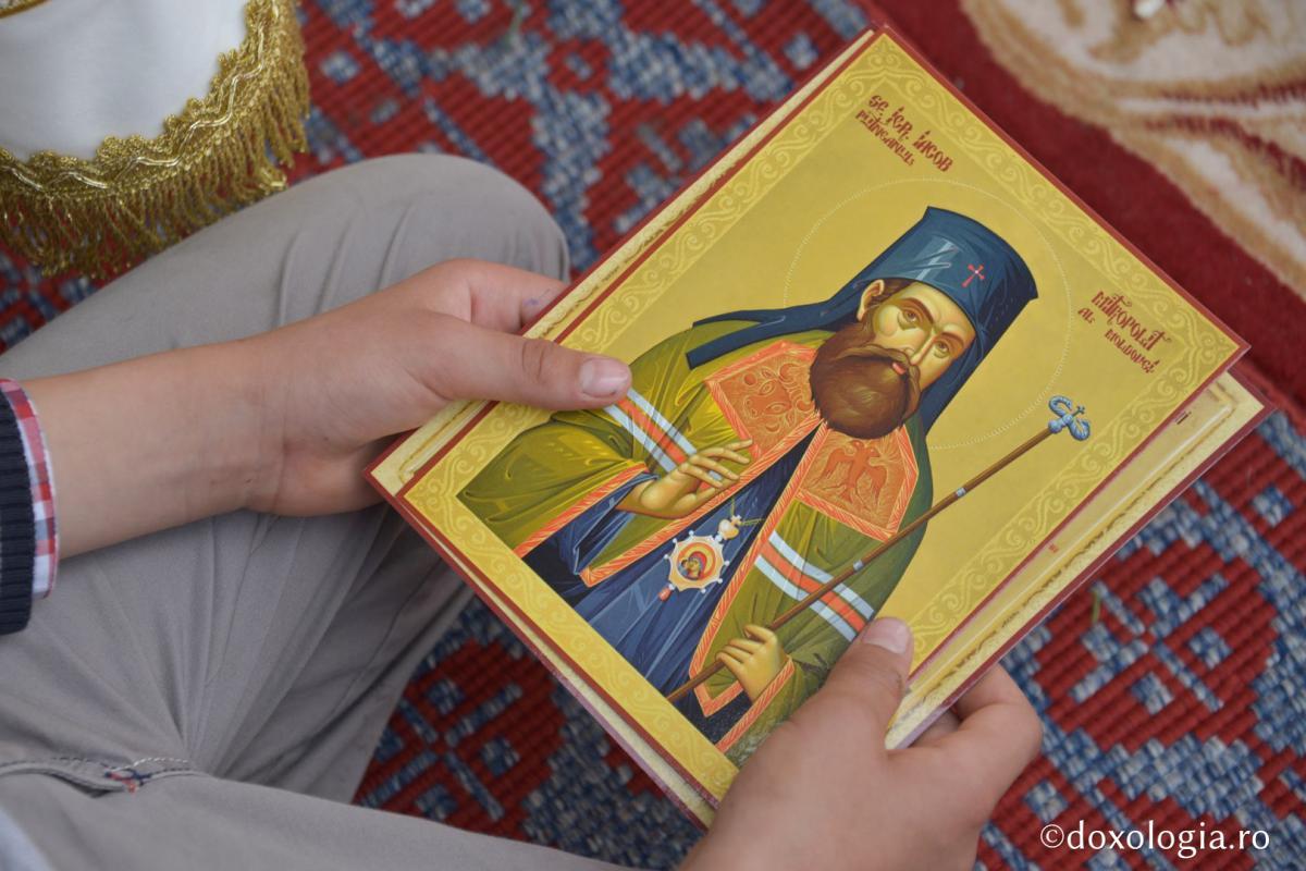 Foto: Constantin Comici Prima Sfântă Liturghie în cinstea Sfântului Ierarh Iacob Putneanul, Mitropolitul Moldovei