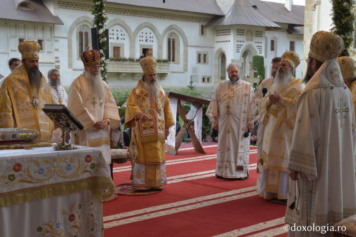 Foto: Constantin Comici Prima Sfântă Liturghie în cinstea Sfântului Ierarh Iacob Putneanul, Mitropolitul Moldovei