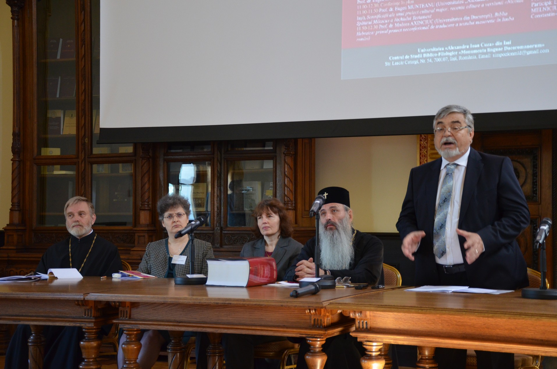 A debutat cea de-a VII-a ediţie a Simpozionului Naţional „Explorări în tradiţia biblică românească şi europeană“