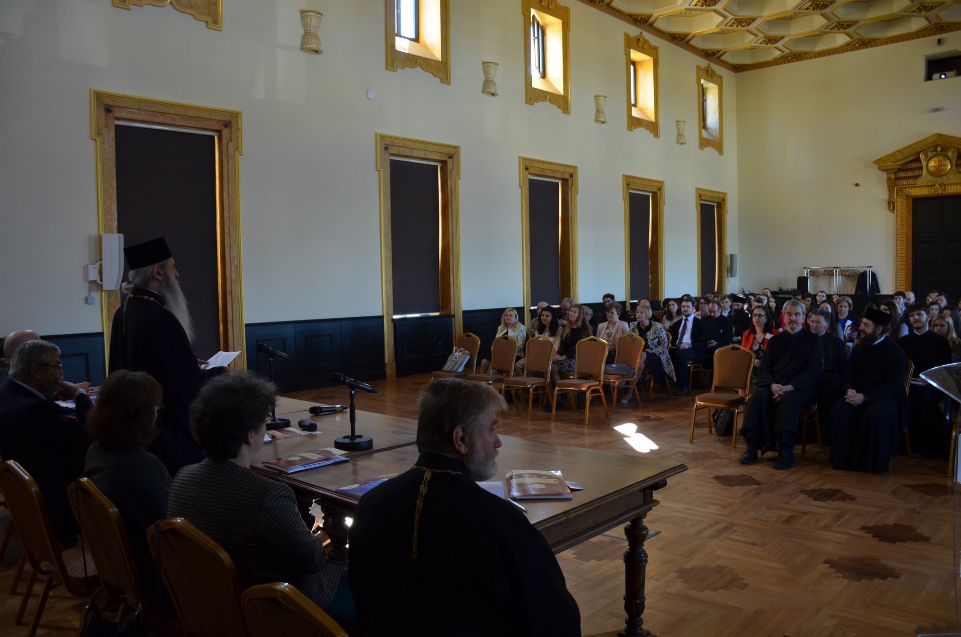 A debutat cea de-a VII-a ediţie a Simpozionului Naţional „Explorări în tradiţia biblică românească şi europeană“