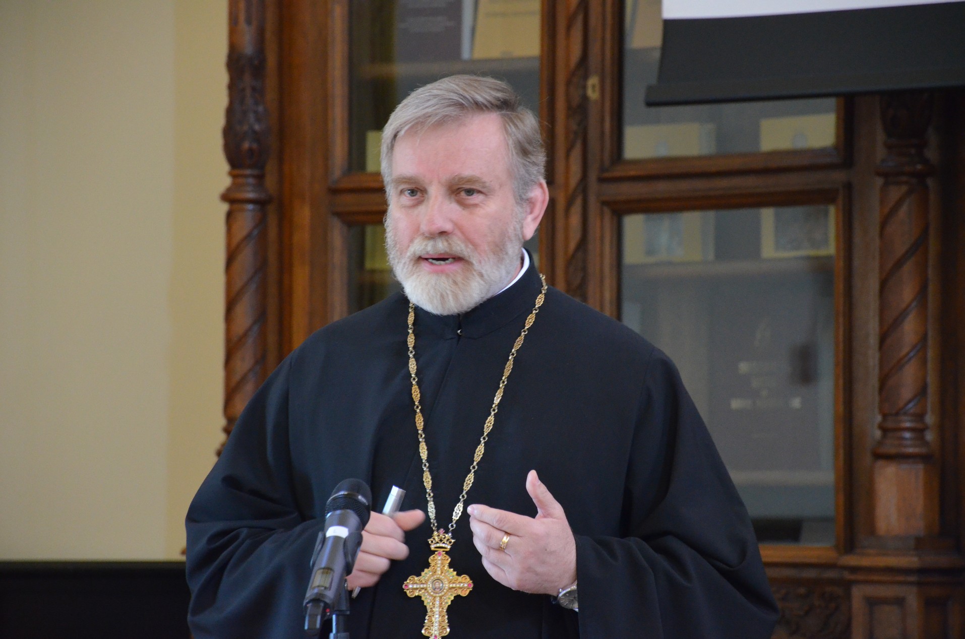 A debutat cea de-a VII-a ediţie a Simpozionului Naţional „Explorări în tradiţia biblică românească şi europeană“