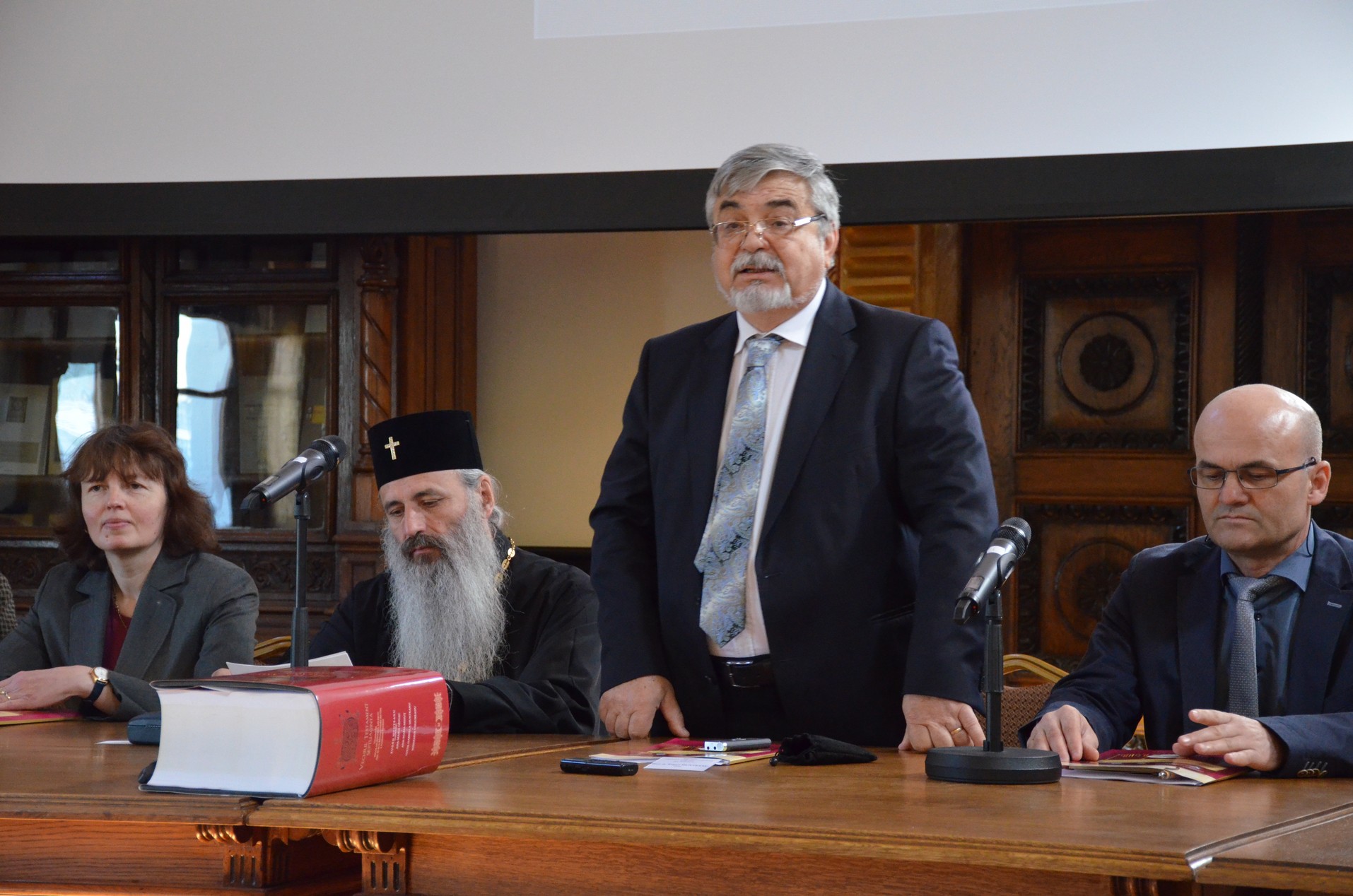 A debutat cea de-a VII-a ediţie a Simpozionului Naţional „Explorări în tradiţia biblică românească şi europeană“