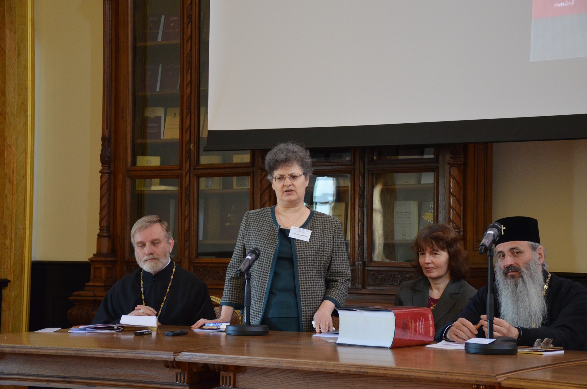 A debutat cea de-a VII-a ediţie a Simpozionului Naţional „Explorări în tradiţia biblică românească şi europeană“