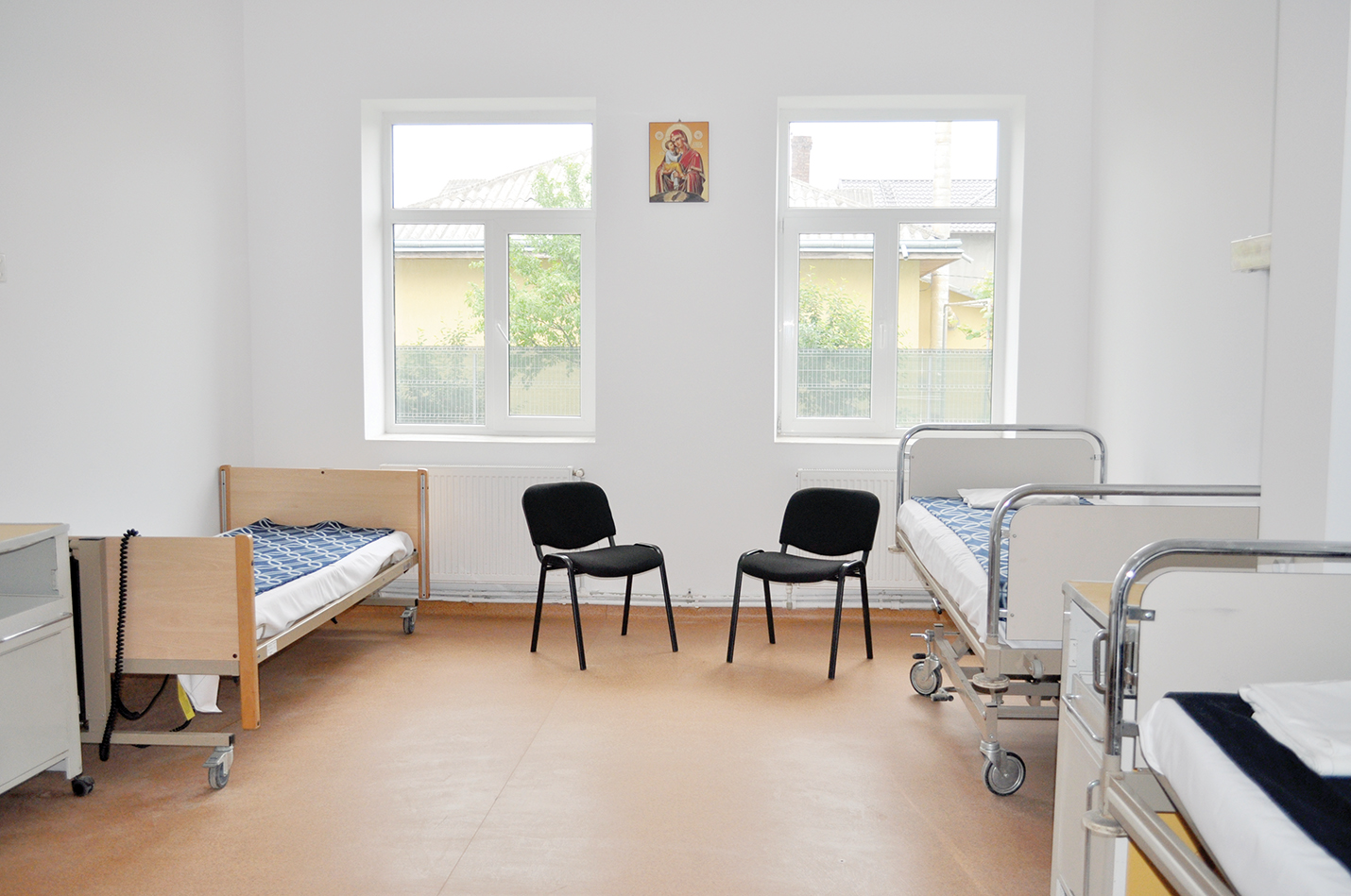 Primul spital al Arhiepiscopiei Sucevei şi Rădăuţilor se va deschide în Dolhasca Primul spital al Arhiepiscopiei Sucevei şi Rădăuţilor se va deschide în Dolhasca