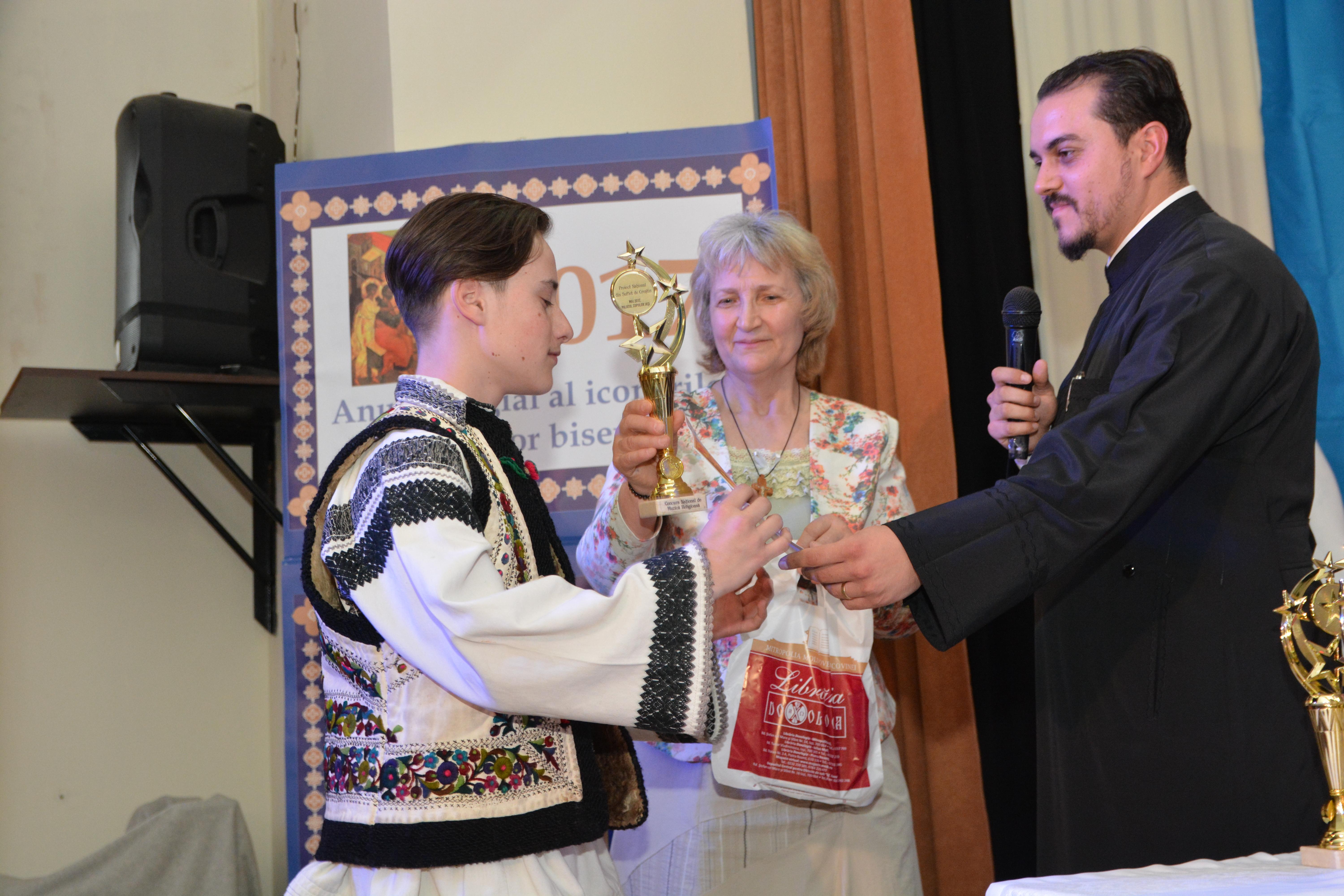 450 de participanţi în 8 ore de muzică la concursul „Din suflet de creştin“