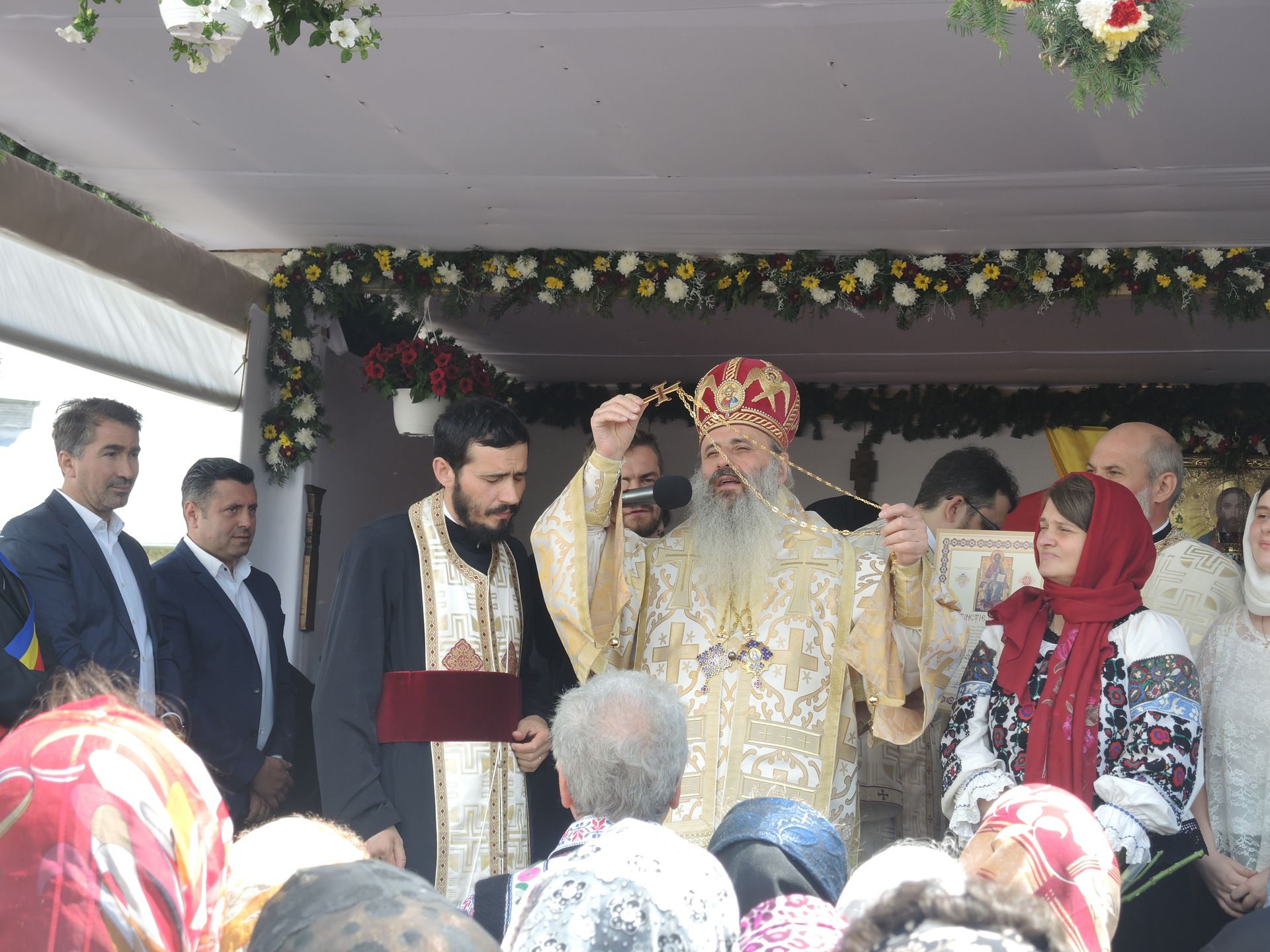 Sfințirea Paraclisului „Sfântul Cuvios Paisie Aghioritul” din Bistrița, comuna Alexandru cel Bun Sfințirea Paraclisului „Sfântul Cuvios Paisie Aghioritul” din Bistrița, comuna Alexandru cel Bun