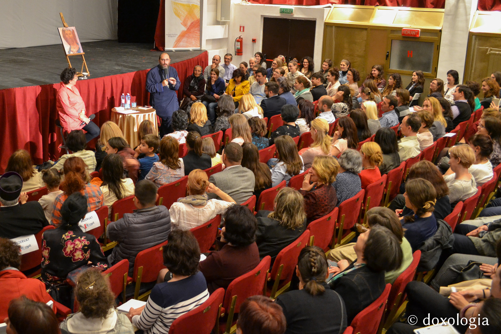 (Video) Părintele Constantin Necula la Conferințele „Ai copil. Învaţă să fii părinte!”