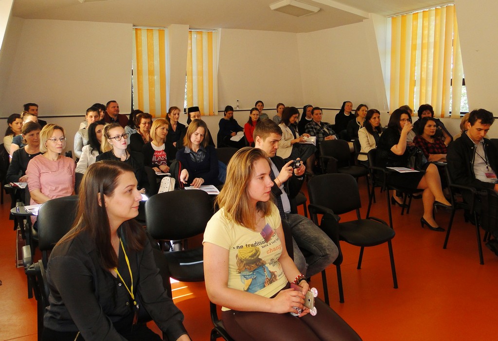 „Familia în societatea contemporană“, ediţia a IV-a „Familia în societatea contemporană“, ediţia a IV-a