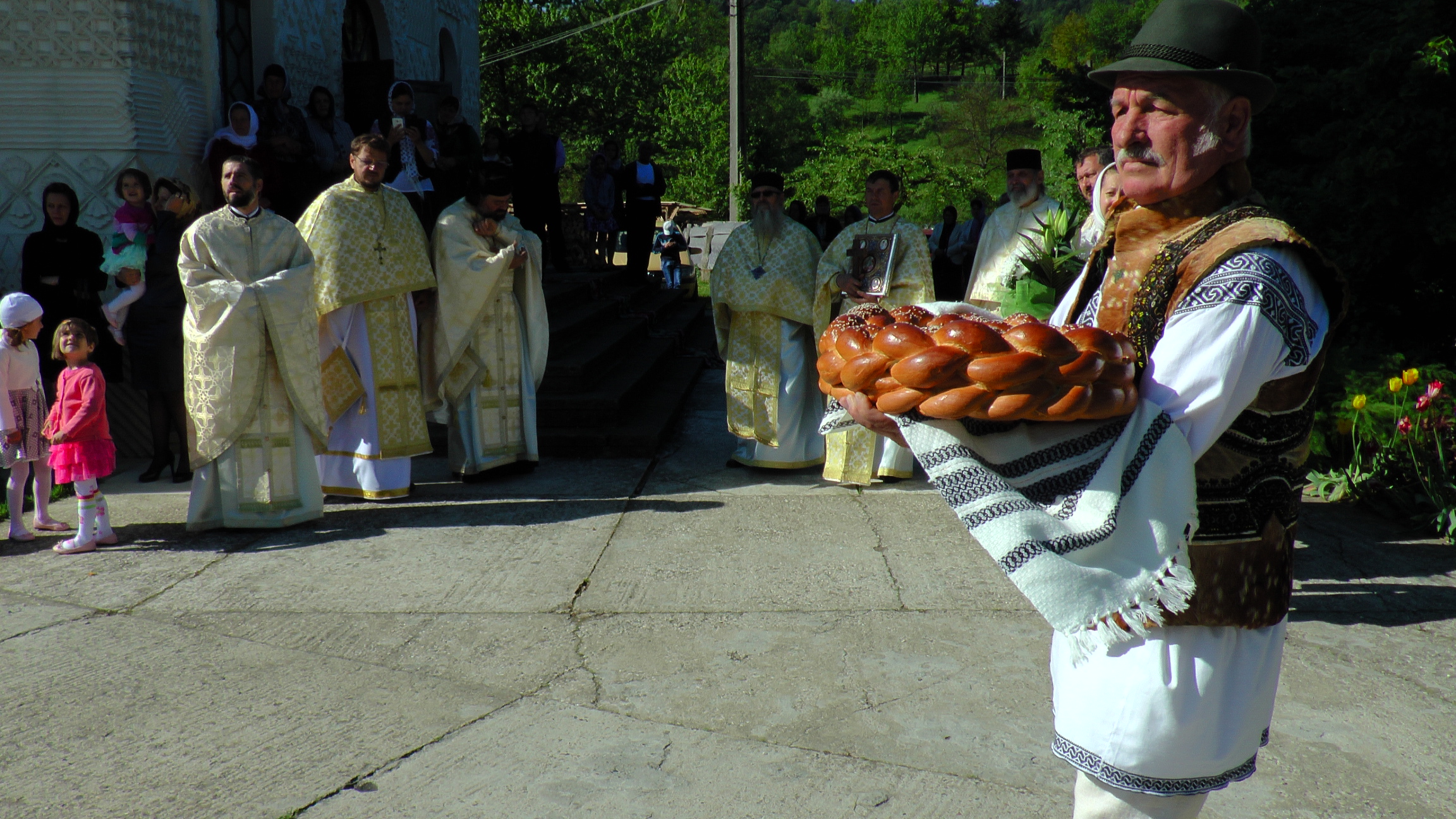 Sărbătoare în Parohia Slătioara