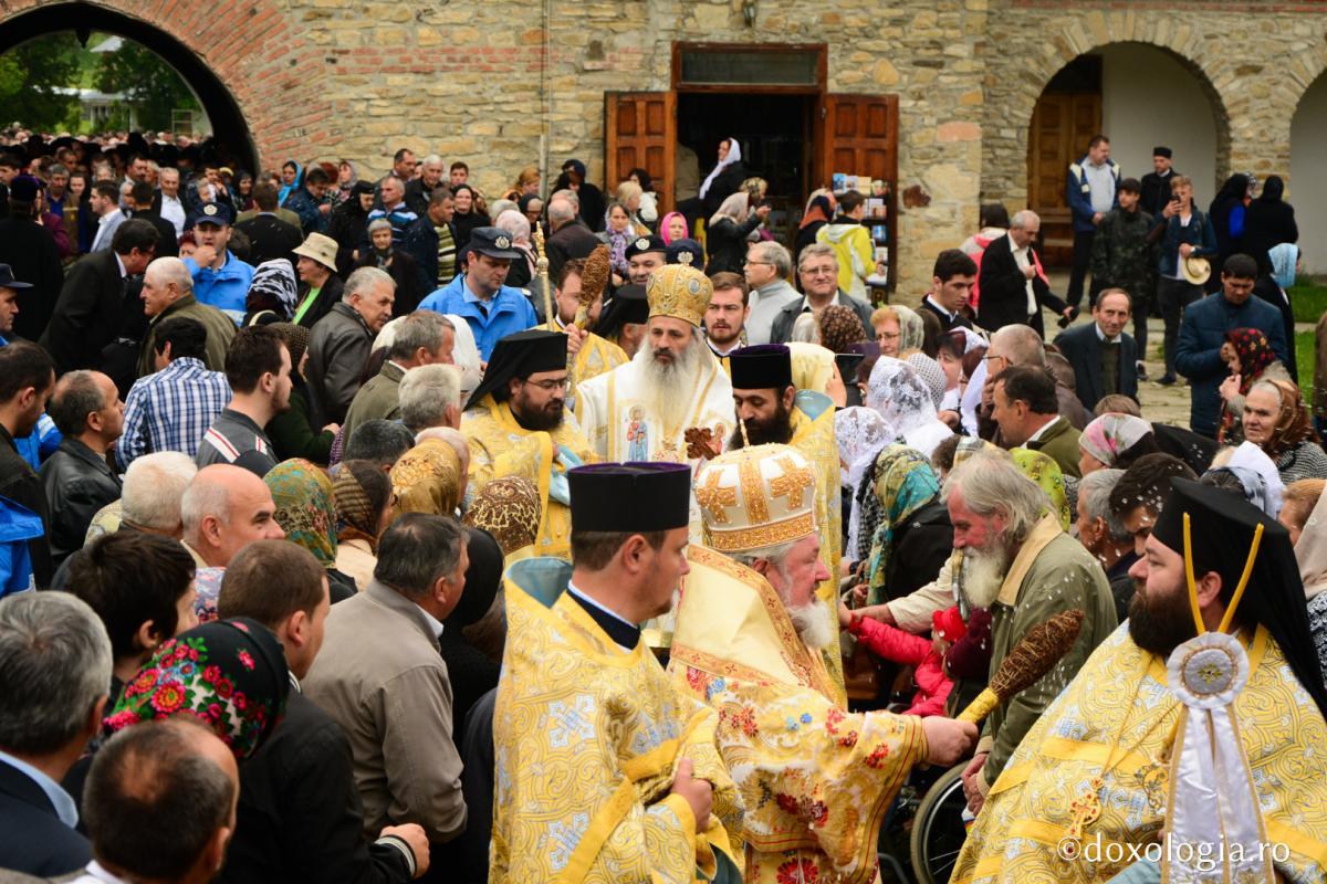 Hram la Mănăstirea Neamț: „Sărbătoarea Înălțării Domnului ne așază în starea de așteptare a Domnului Hristos”