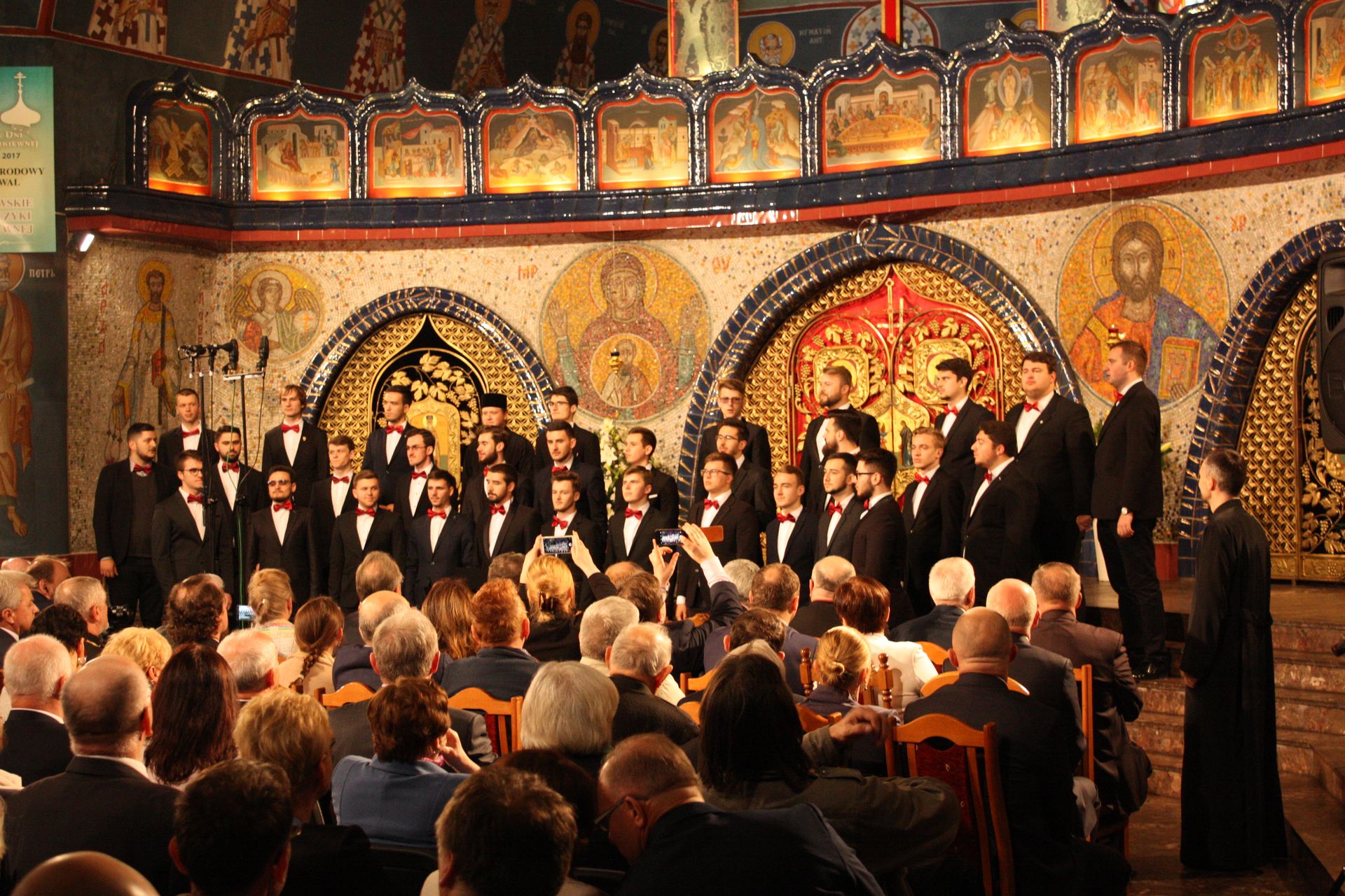 Corul Facultăţii de Teologie din Iaşi a obţinut Marele Premiu al festivalului din Hajnówka, Polonia