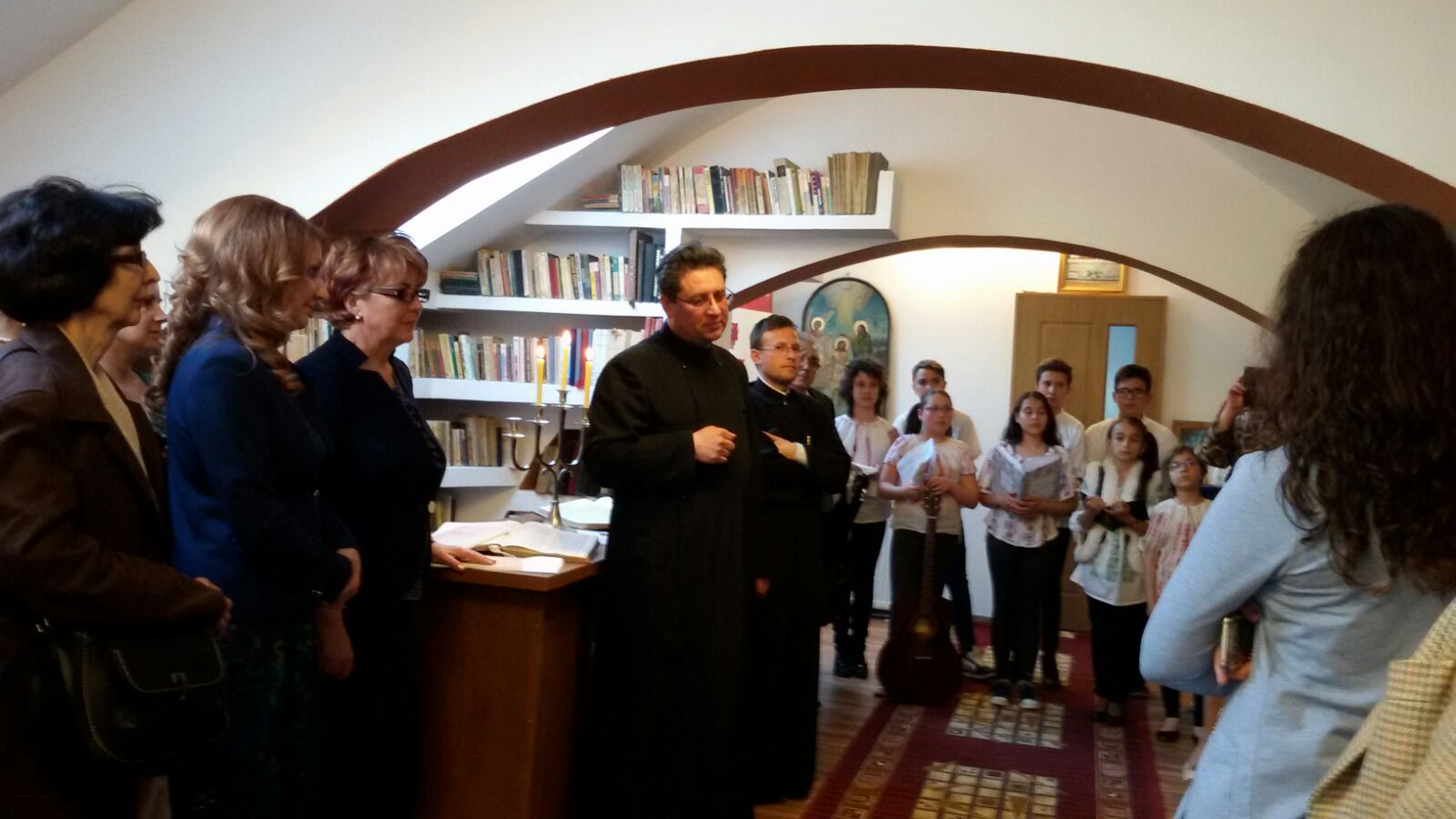 Inaugurarea bibliotecii Parohiei Şerbăneşti Inaugurarea bibliotecii Parohiei Şerbăneşti