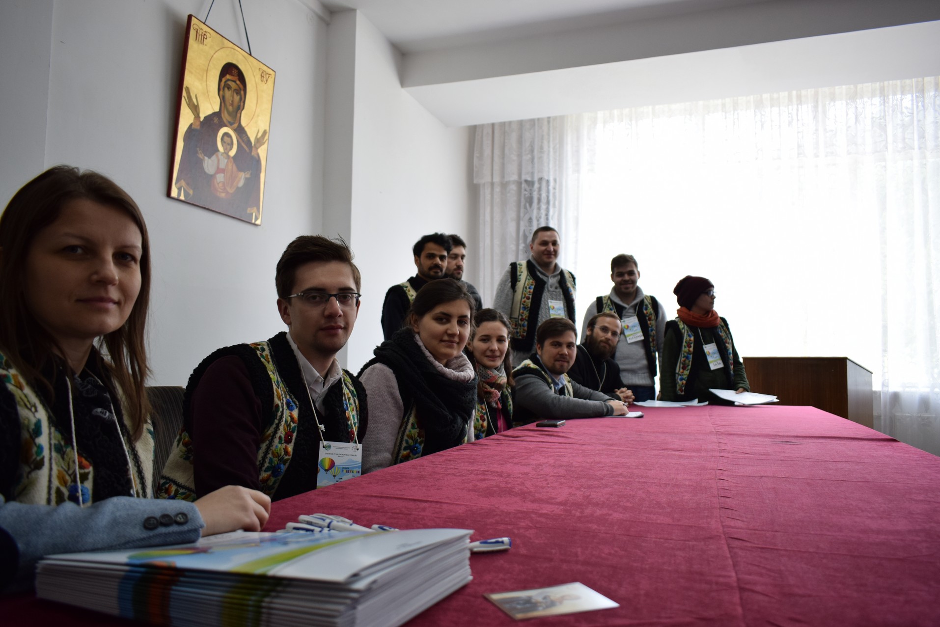 Tinerii de pe Valea Muntelui Ceahlău: „...cum să nu călătorim singuri”