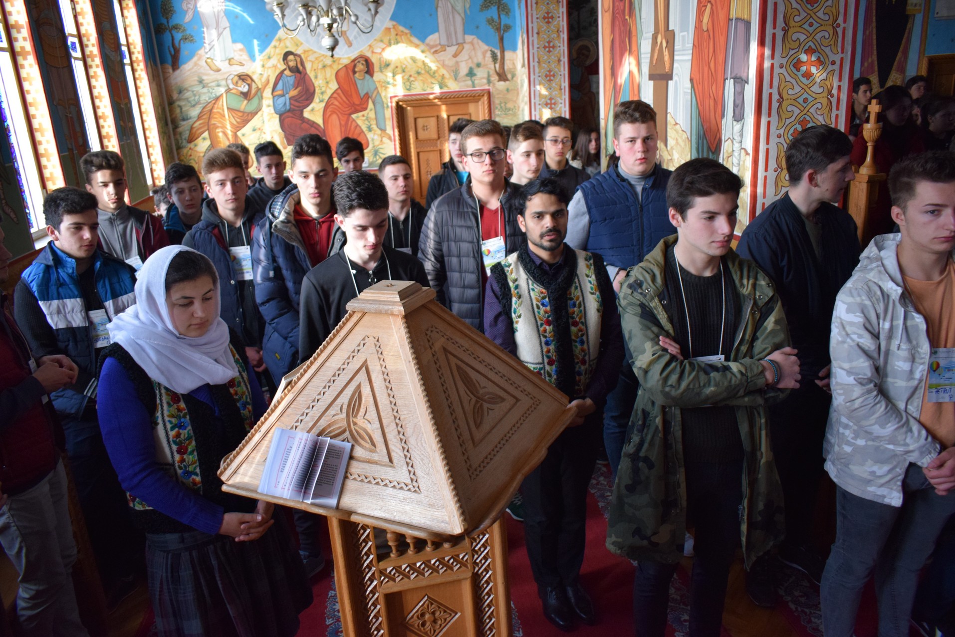 Tinerii de pe Valea Muntelui Ceahlău: „...cum să nu călătorim singuri”