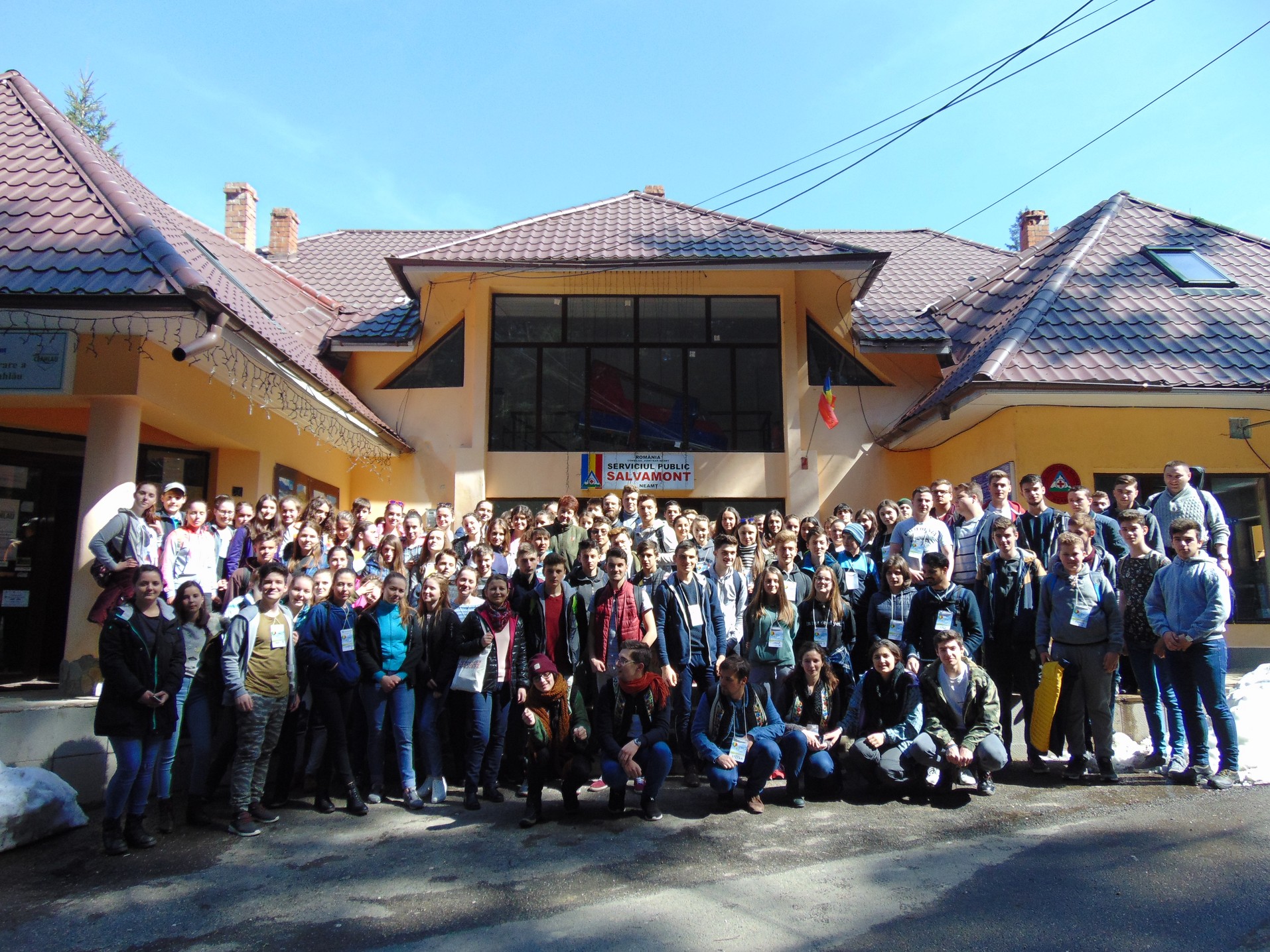 Tinerii de pe Valea Muntelui Ceahlău: „...cum să nu călătorim singuri”