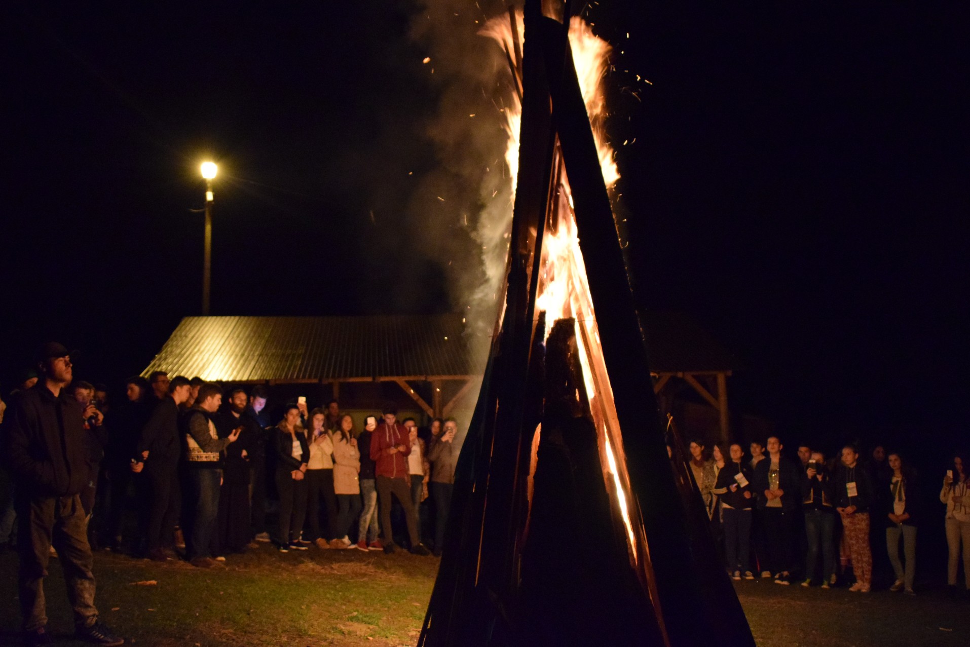Tinerii de pe Valea Muntelui Ceahlău: „...cum să nu călătorim singuri”