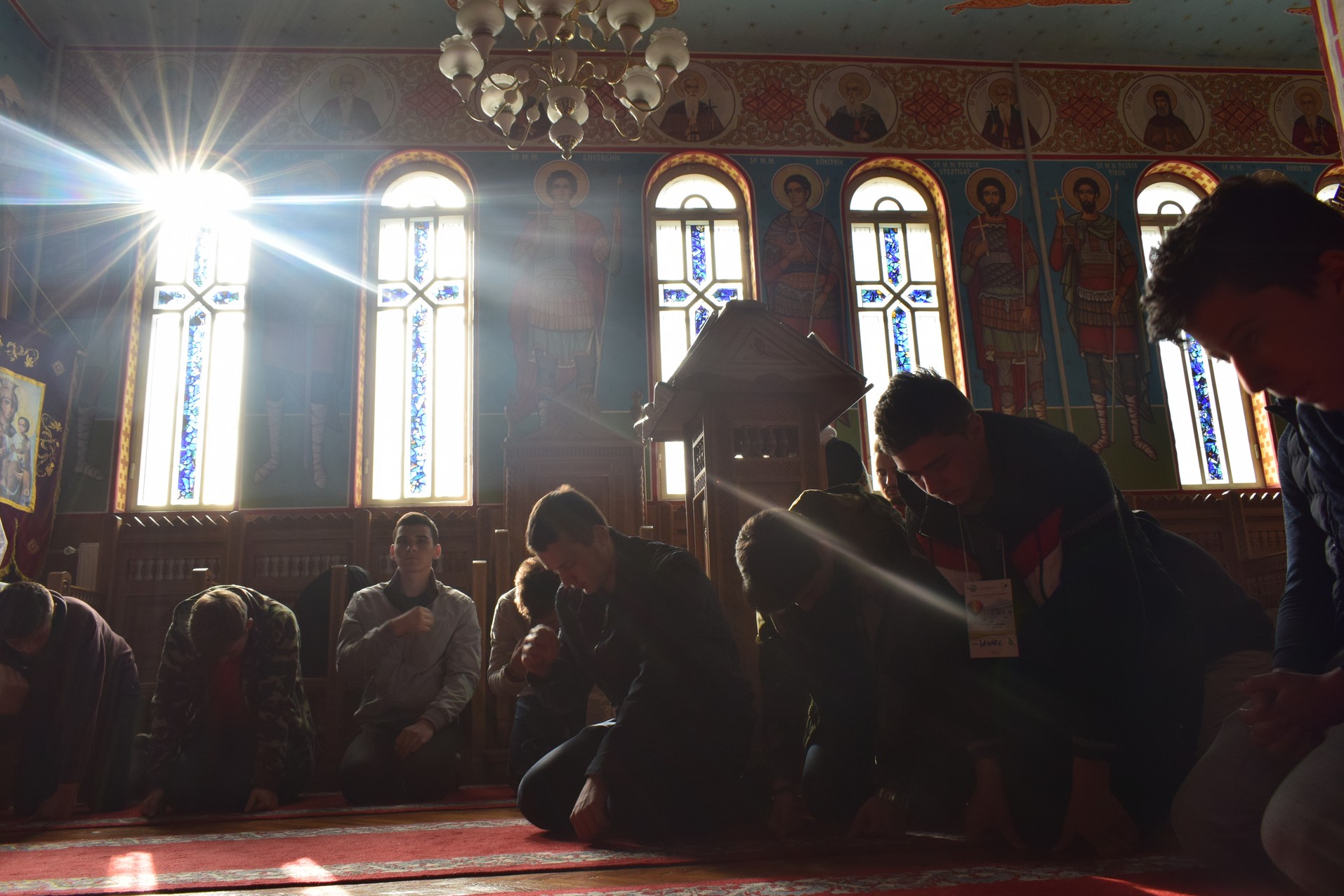 Tinerii de pe Valea Muntelui Ceahlău: „...cum să nu călătorim singuri”