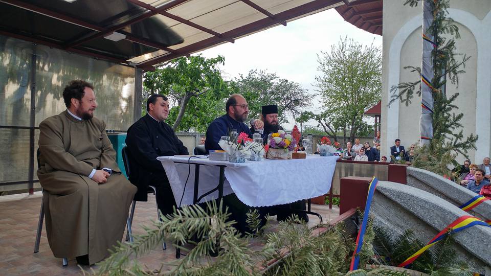 Părintele Constantin Necula a lansat cartea „Bucuria însingurării“ Părintele Constantin Necula a lansat cartea „Bucuria însingurării“