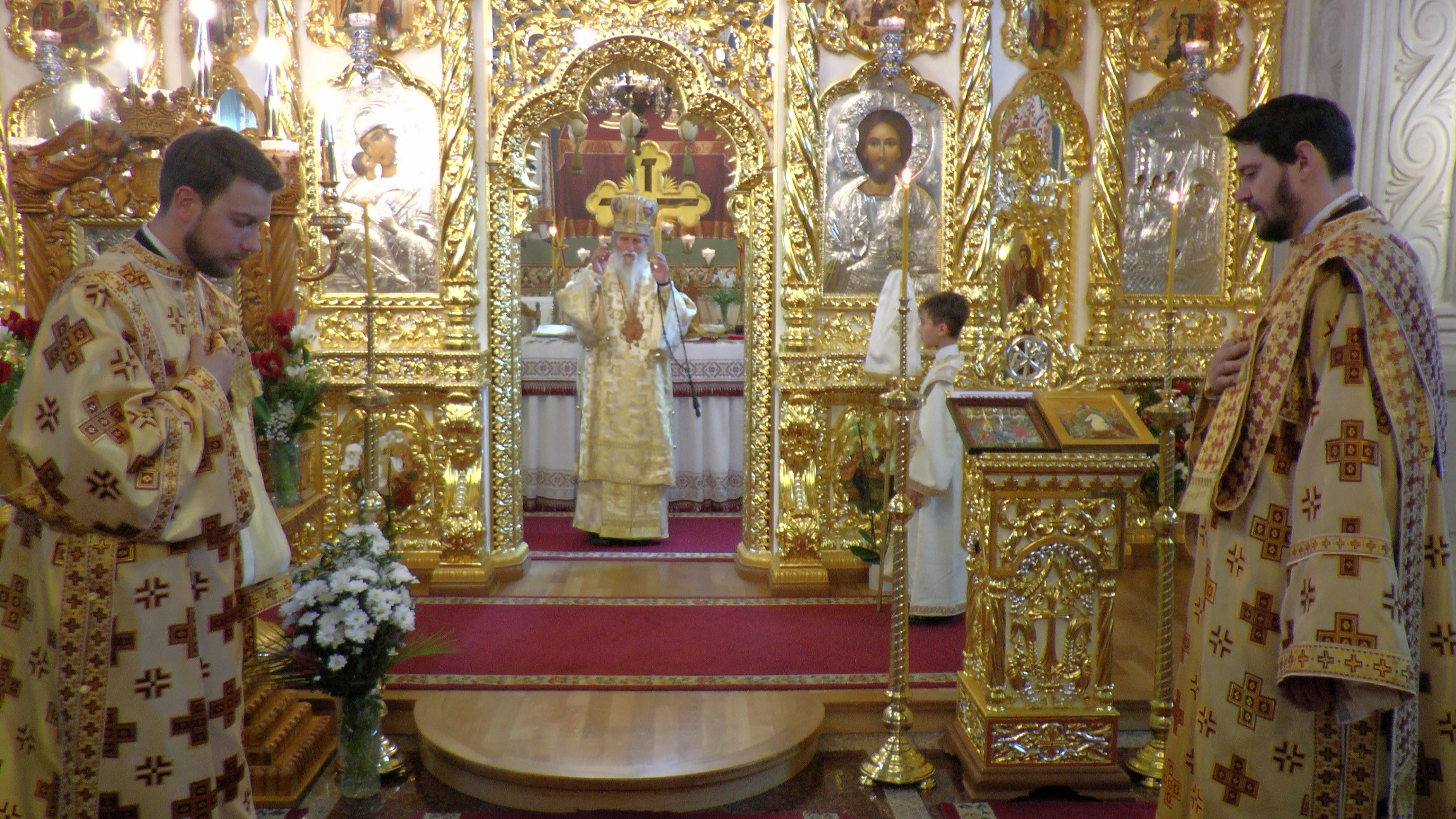 Liturghie arhierească la Mănăstirea Cămârzani