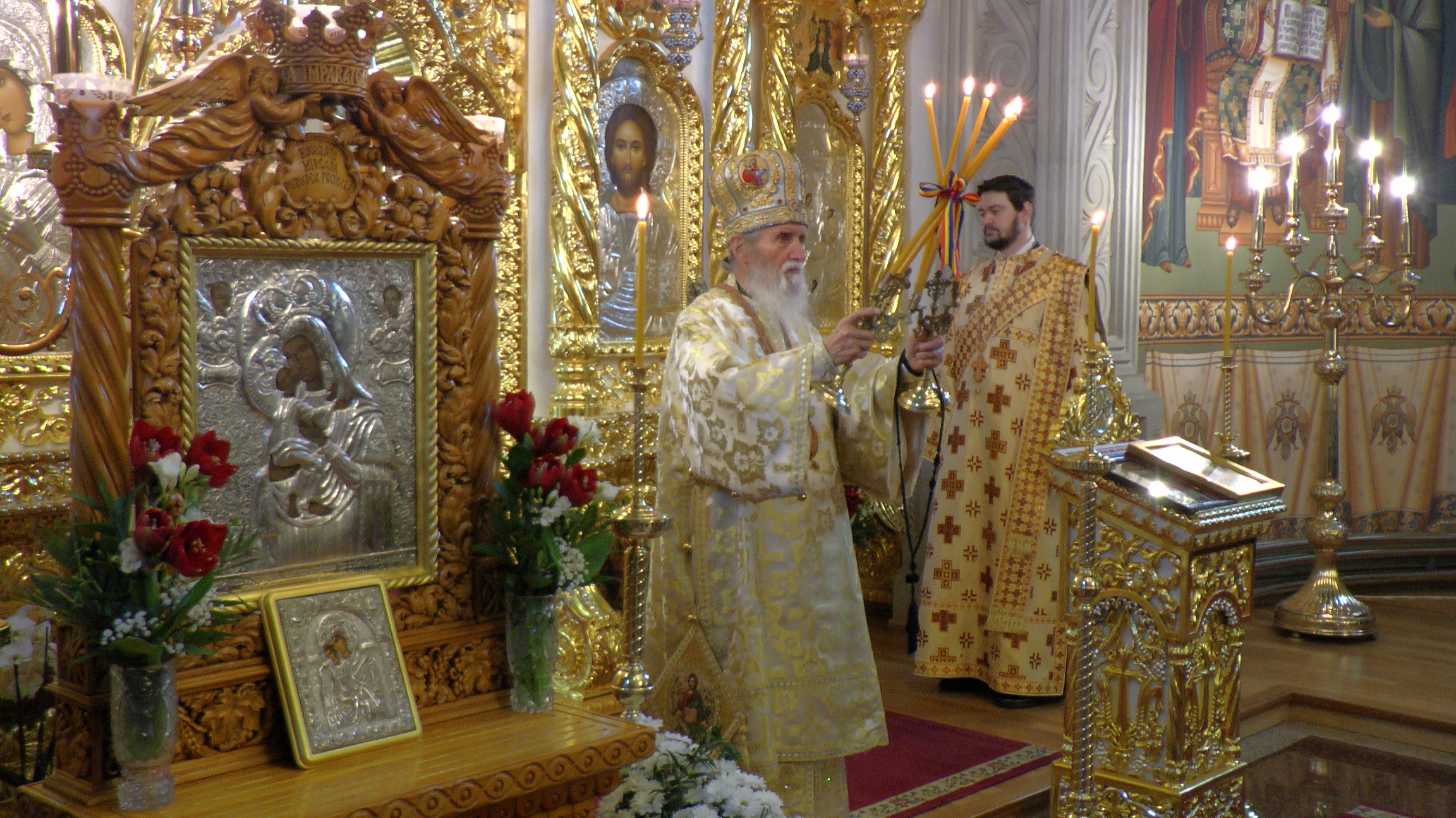 Liturghie arhierească la Mănăstirea Cămârzani