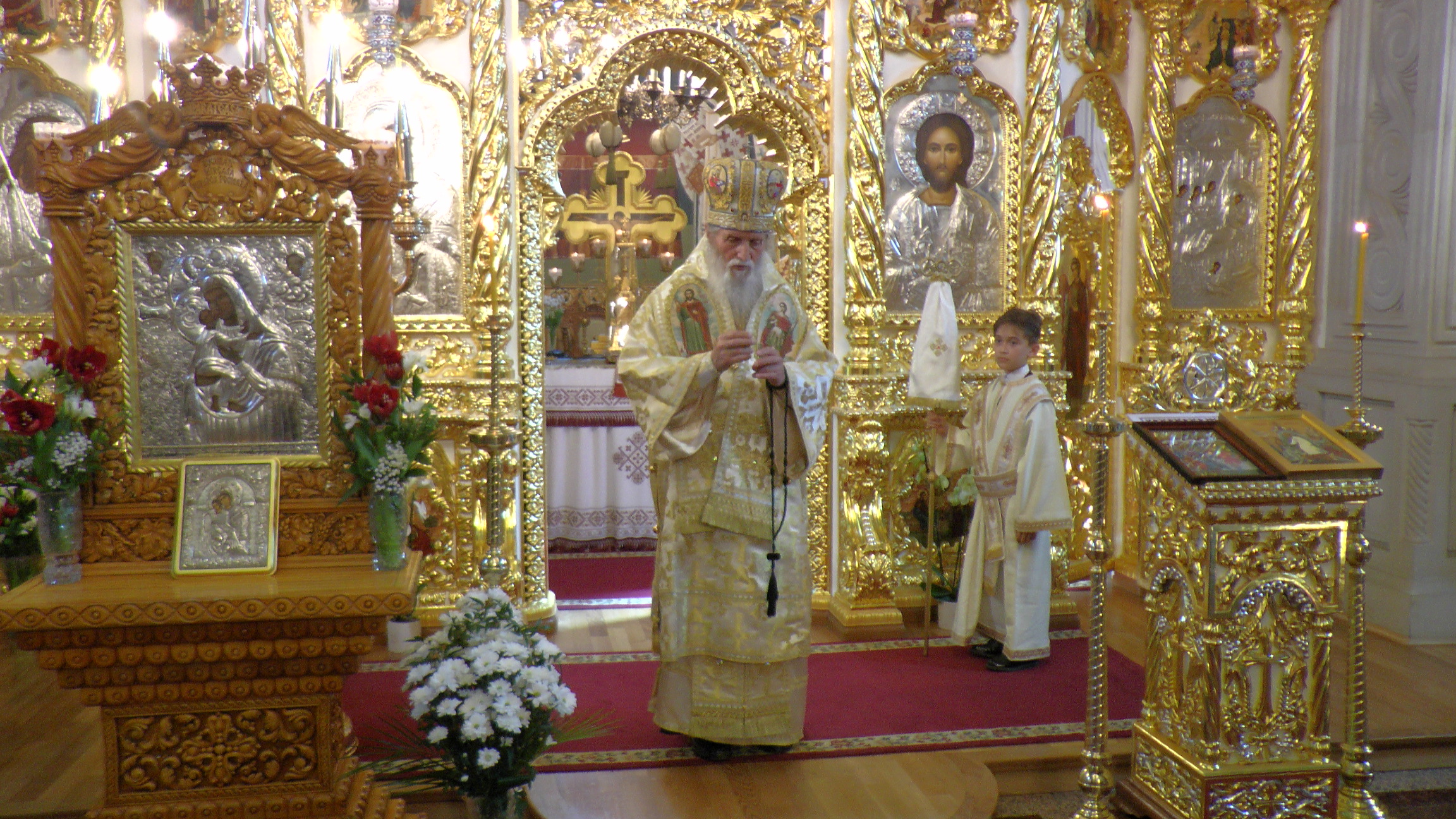 Liturghie arhierească la Mănăstirea Cămârzani