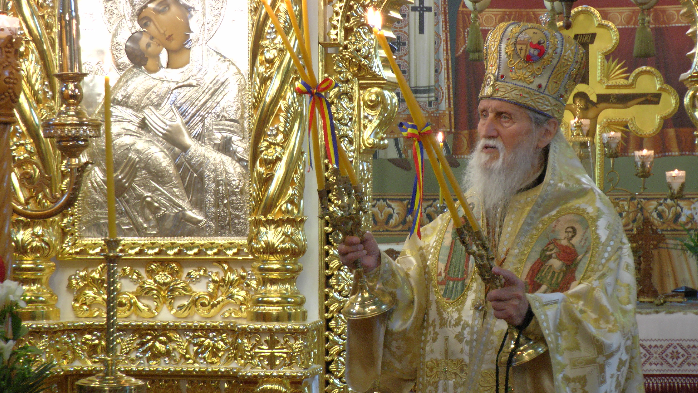 Liturghie arhierească la Mănăstirea Cămârzani