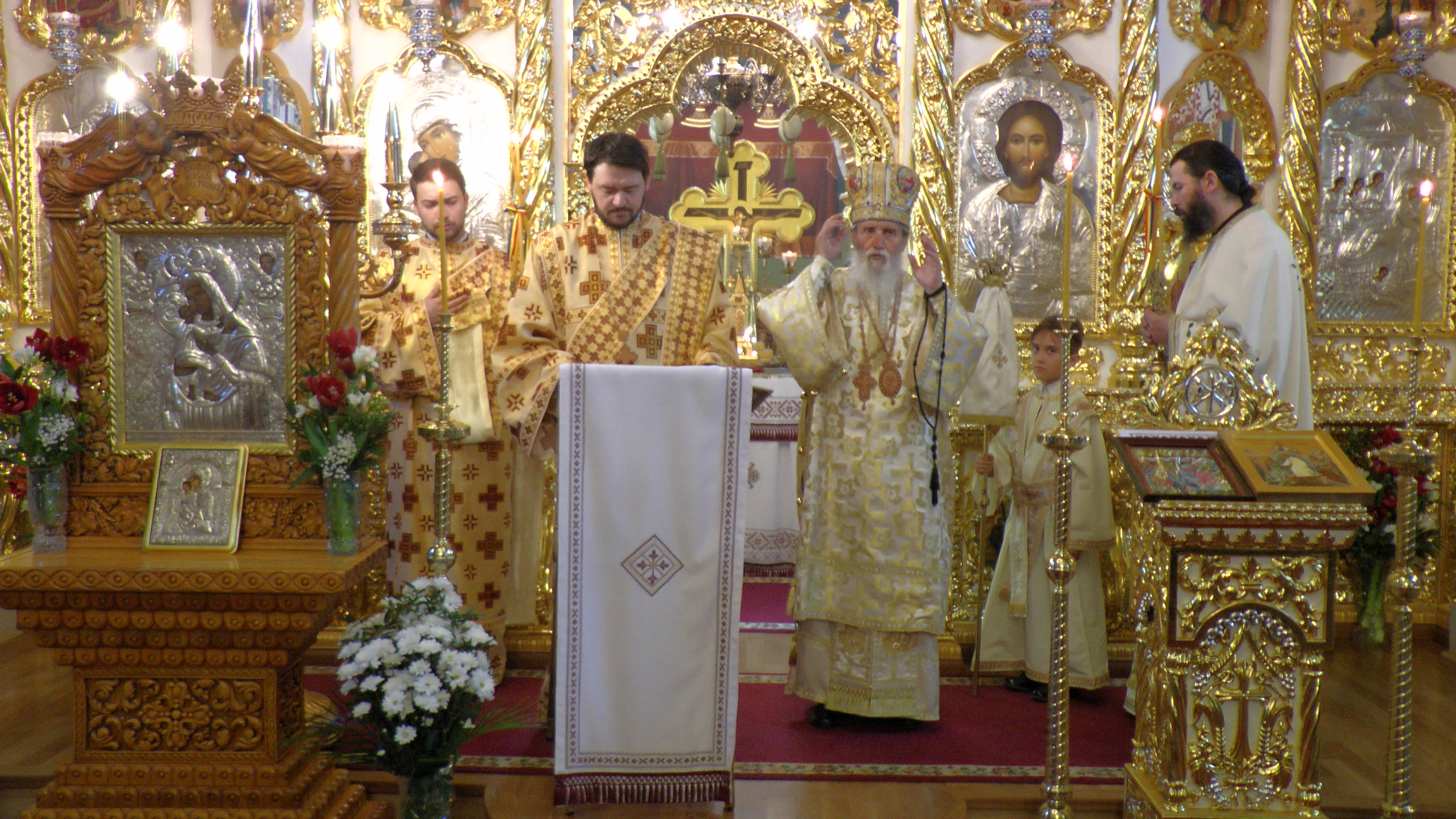 Liturghie arhierească la Mănăstirea Cămârzani