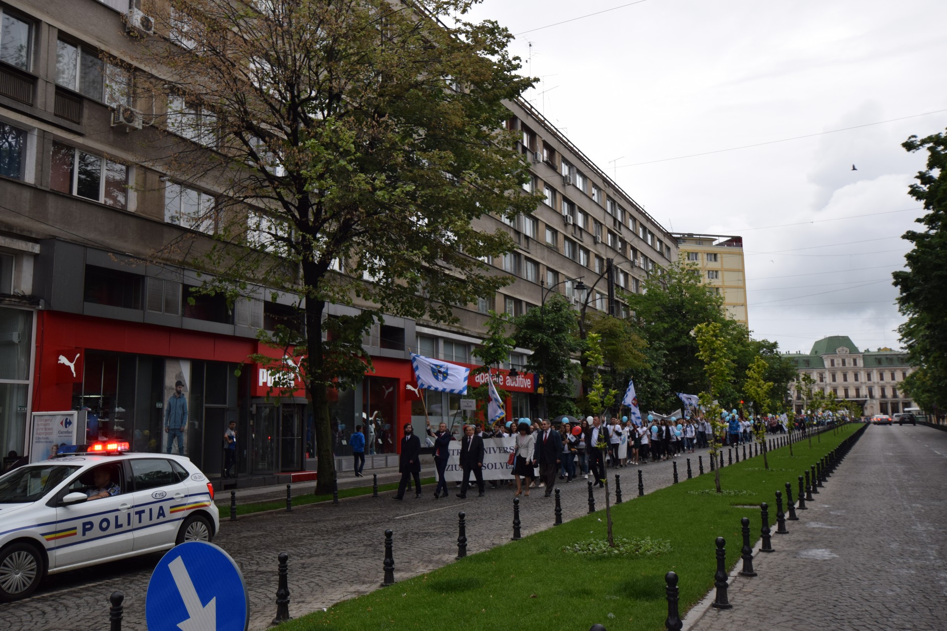 IPS Mitropolit Teofan, la „Marşul Absolventului“: „O persoană fericită este o persoană care mulţumeşte“