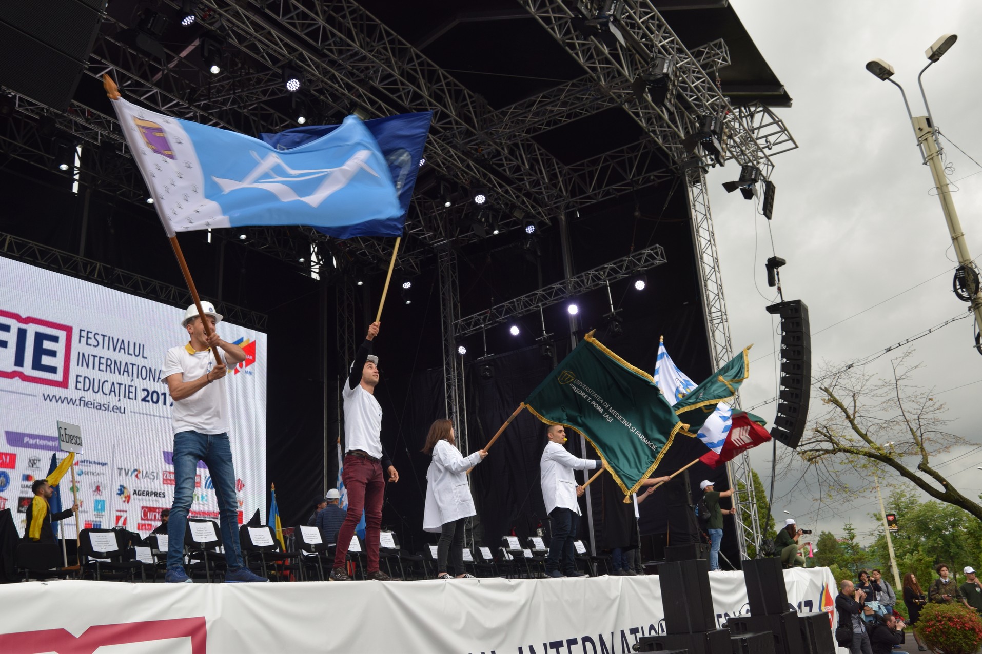 IPS Mitropolit Teofan, la „Marşul Absolventului“: „O persoană fericită este o persoană care mulţumeşte“