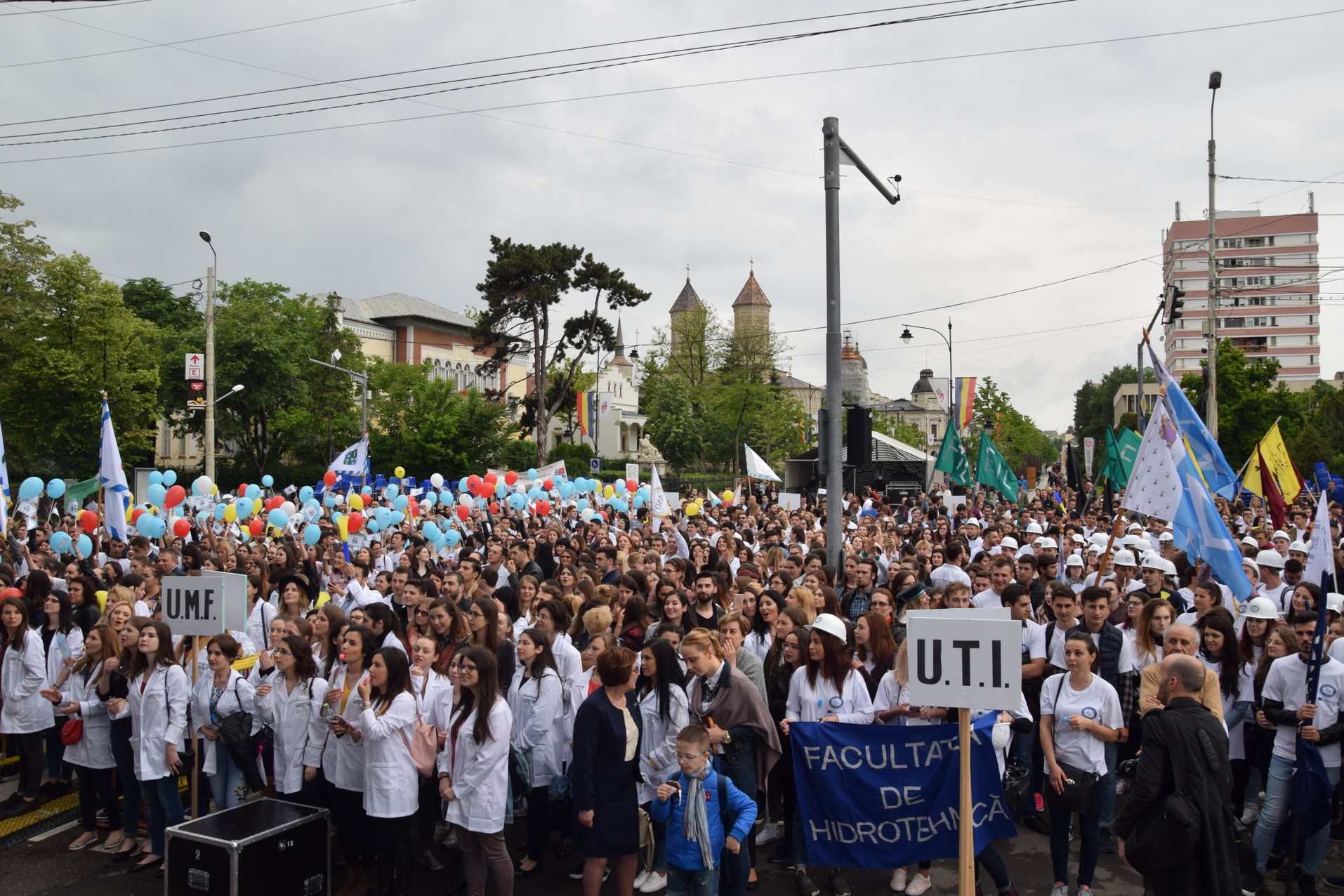 IPS Mitropolit Teofan, la „Marşul Absolventului“: „O persoană fericită este o persoană care mulţumeşte“