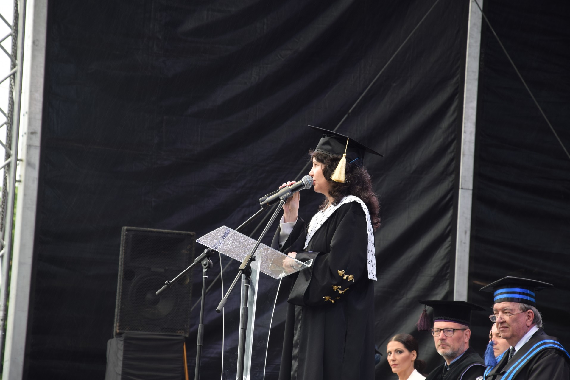 IPS Mitropolit Teofan, la „Marşul Absolventului“: „O persoană fericită este o persoană care mulţumeşte“